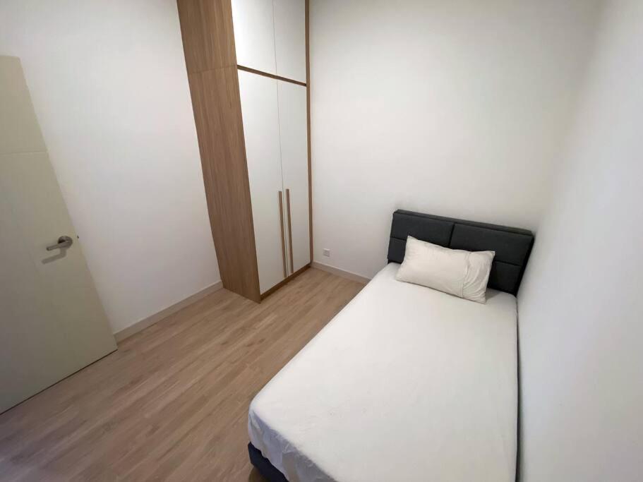Stylish KLCC 2 Bedroom Apartment