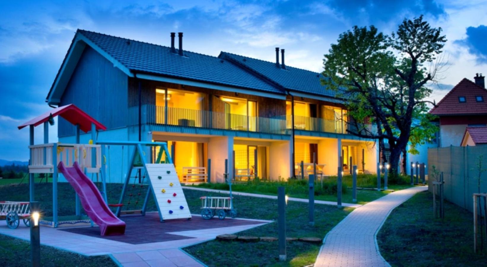 Čerešňový sad Rooms & Apartments & Wellness