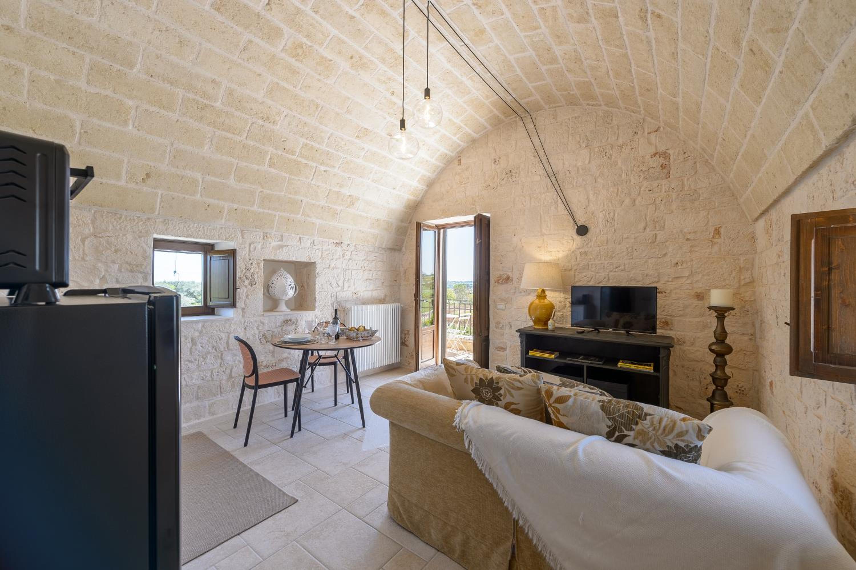 Trulli Nigri Holidays with private swimming pool