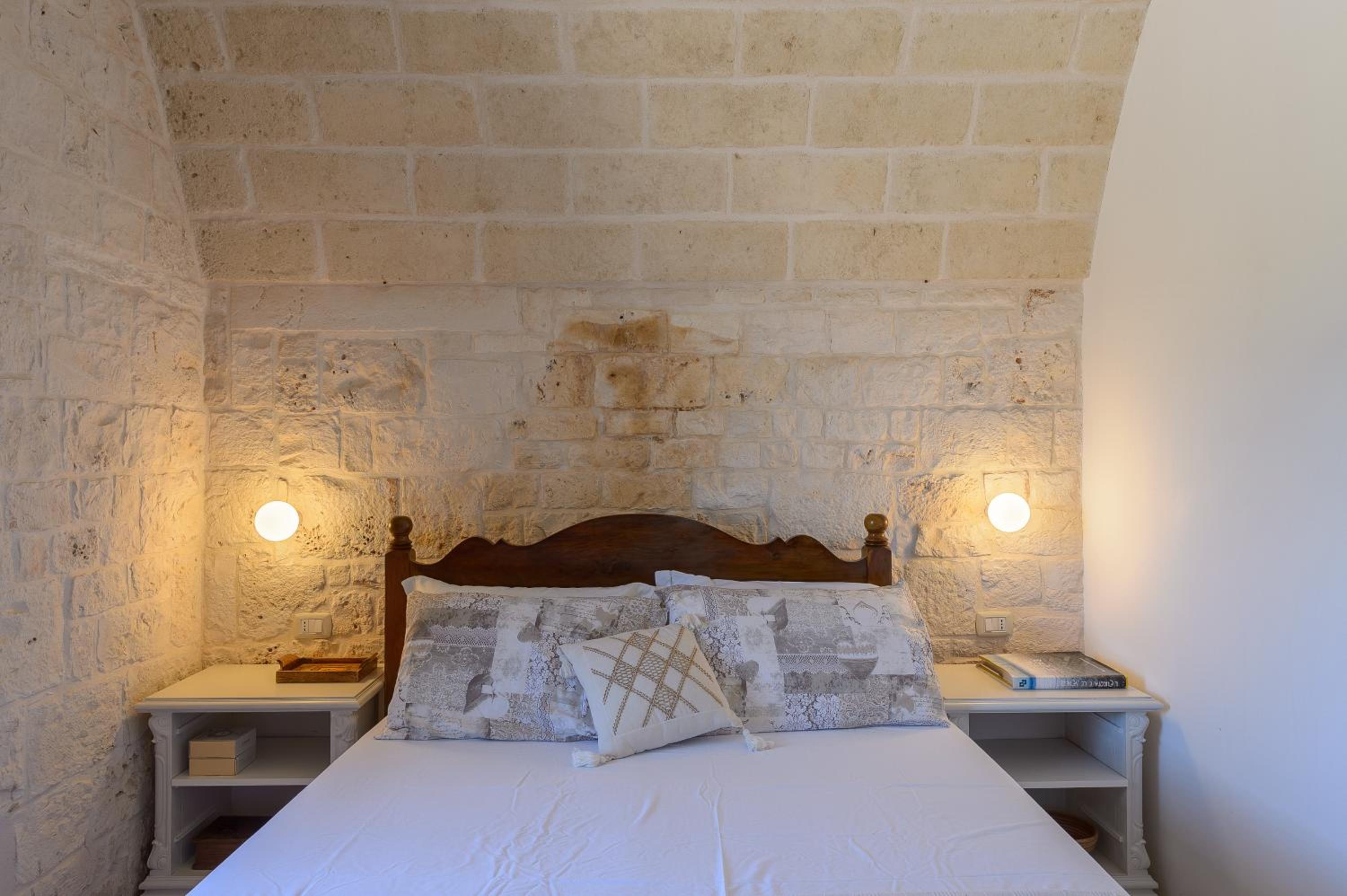 Trulli Nigri Holidays with private swimming pool