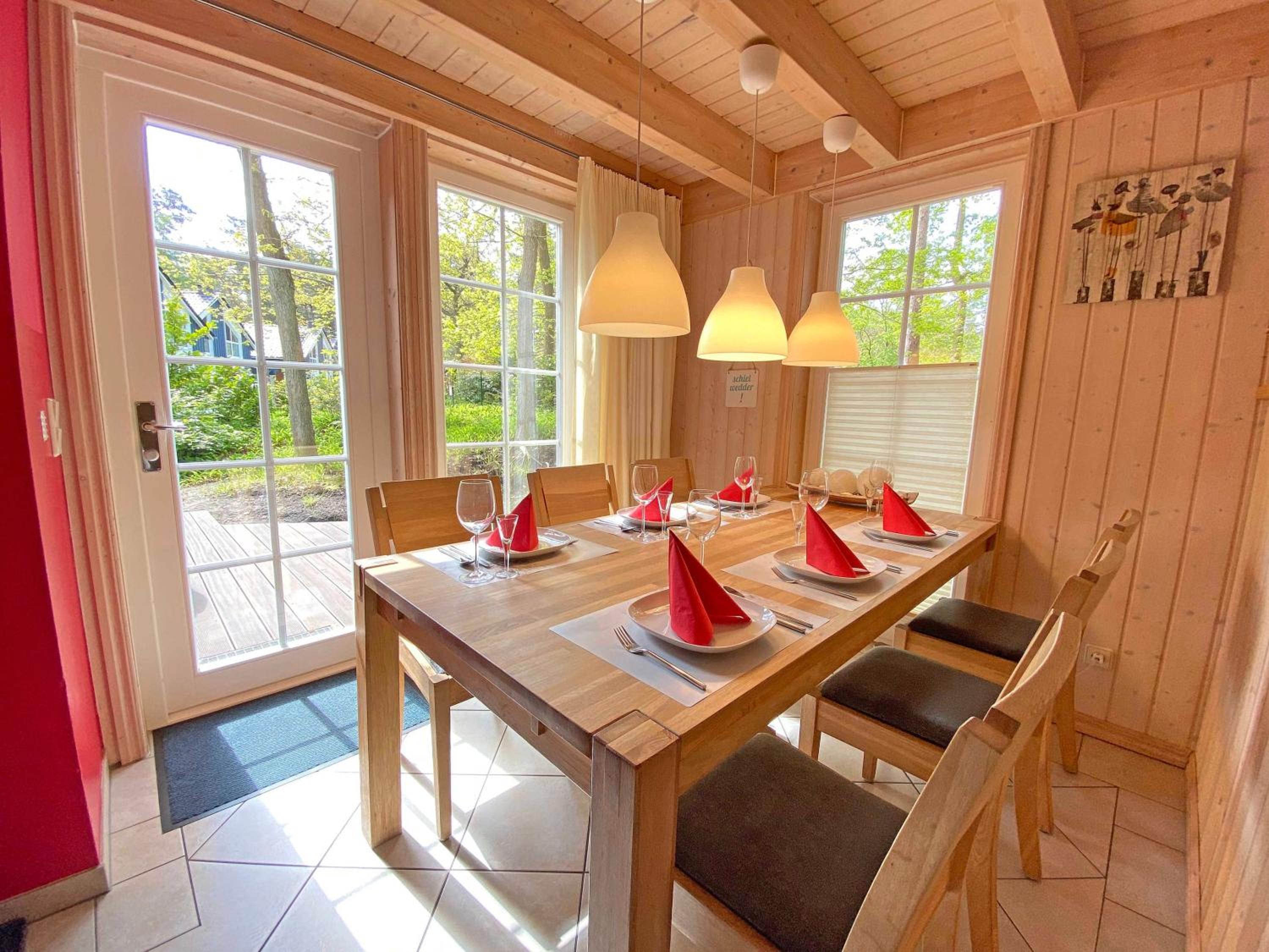 Strandhaus Ostseewelle mit Terrasse