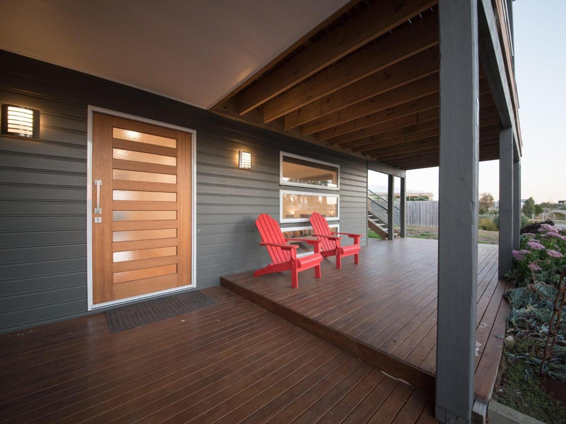 Boardwalk Boulevard, Cowes view 4