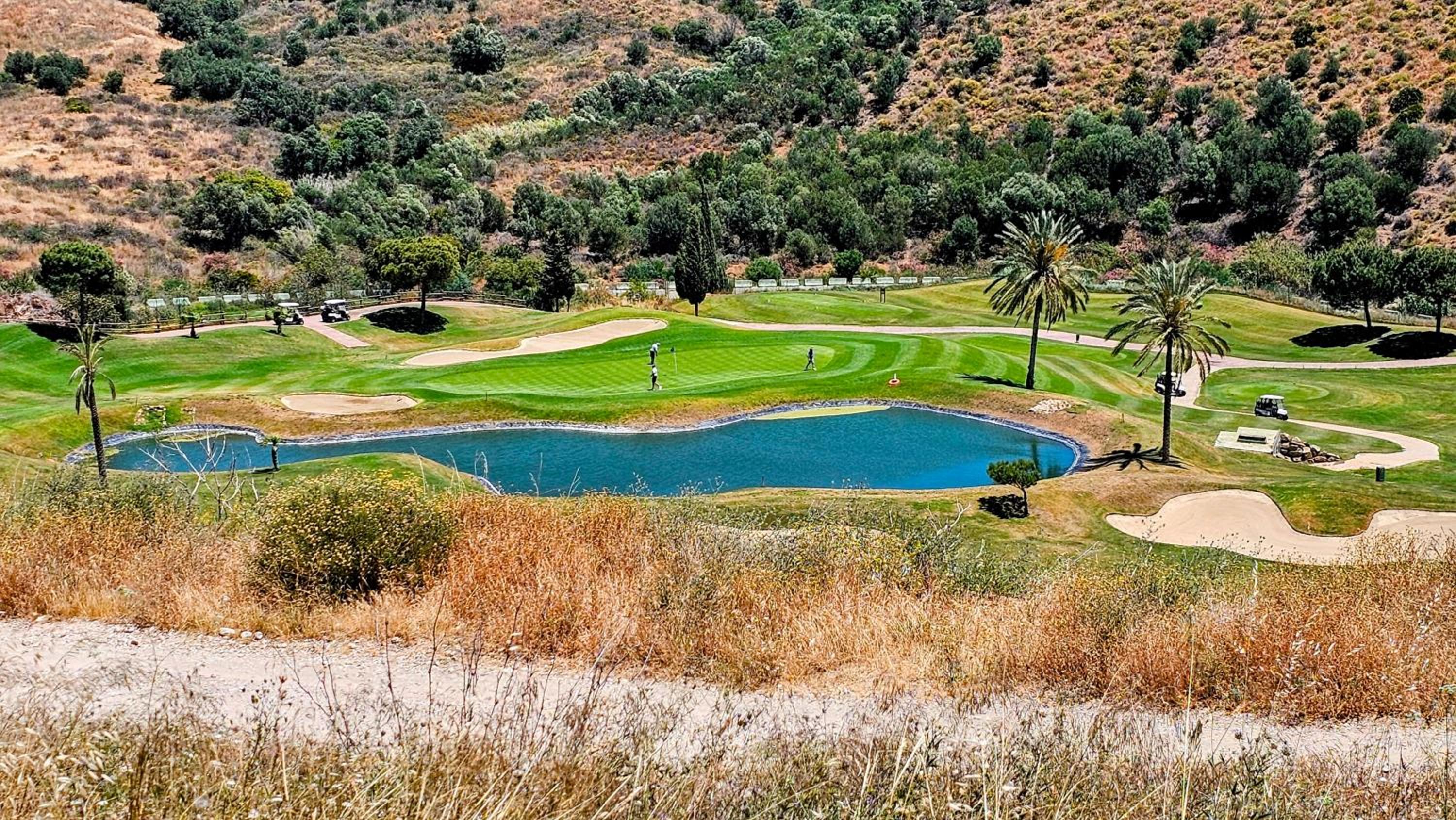 Calanova Grand Golf Residence