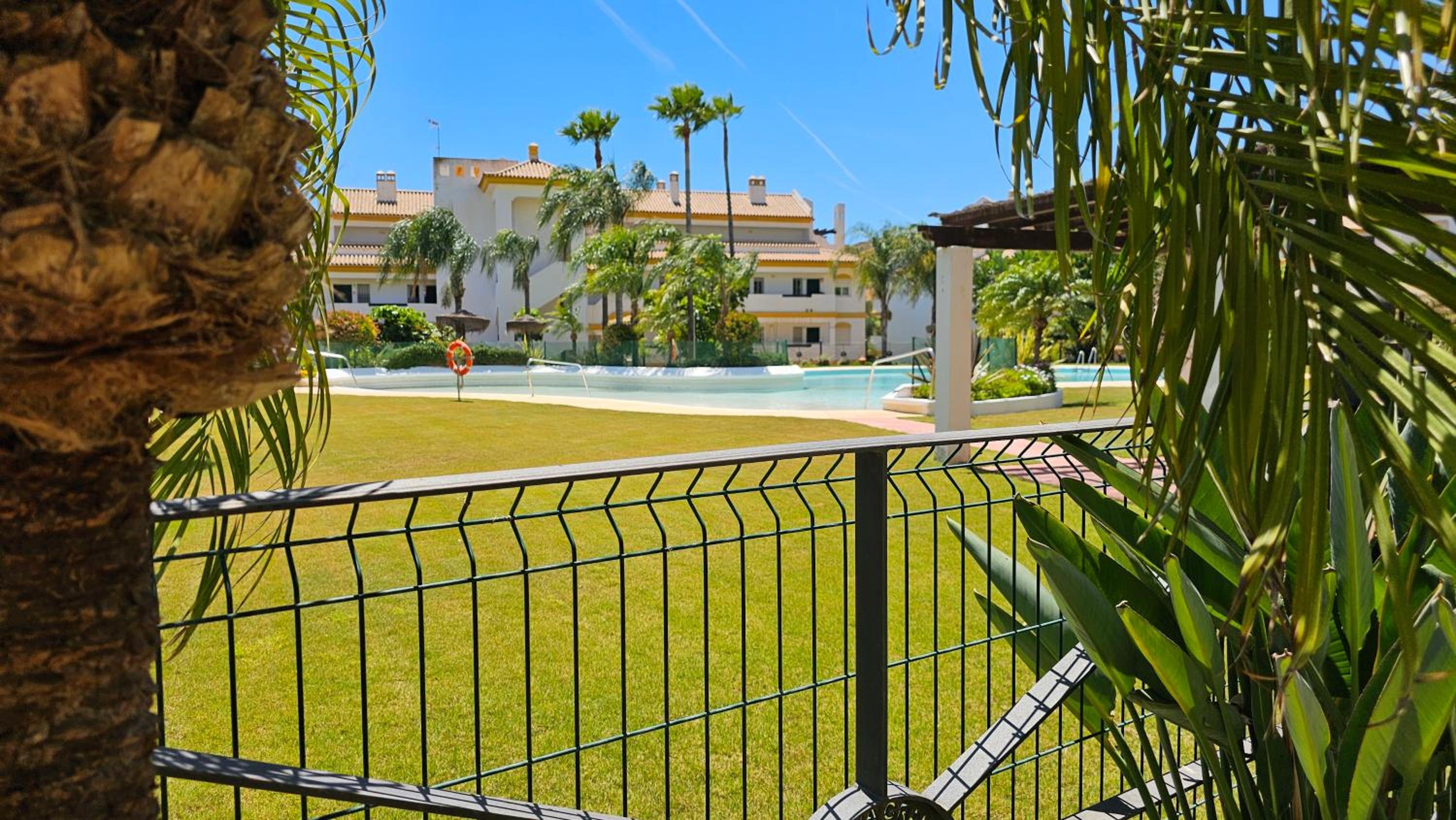 Calanova Grand Golf Residence