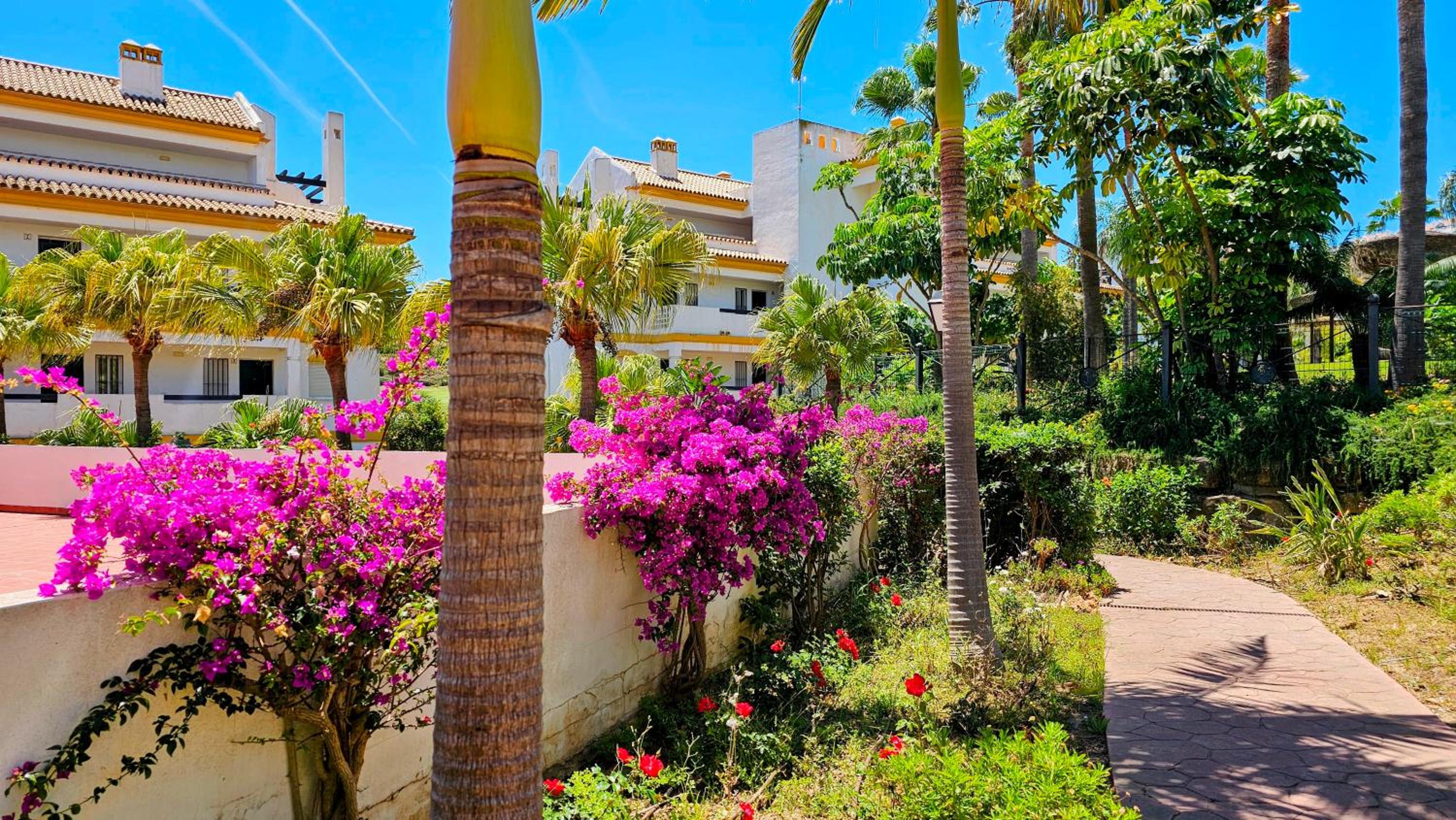 Calanova Grand Golf Residence