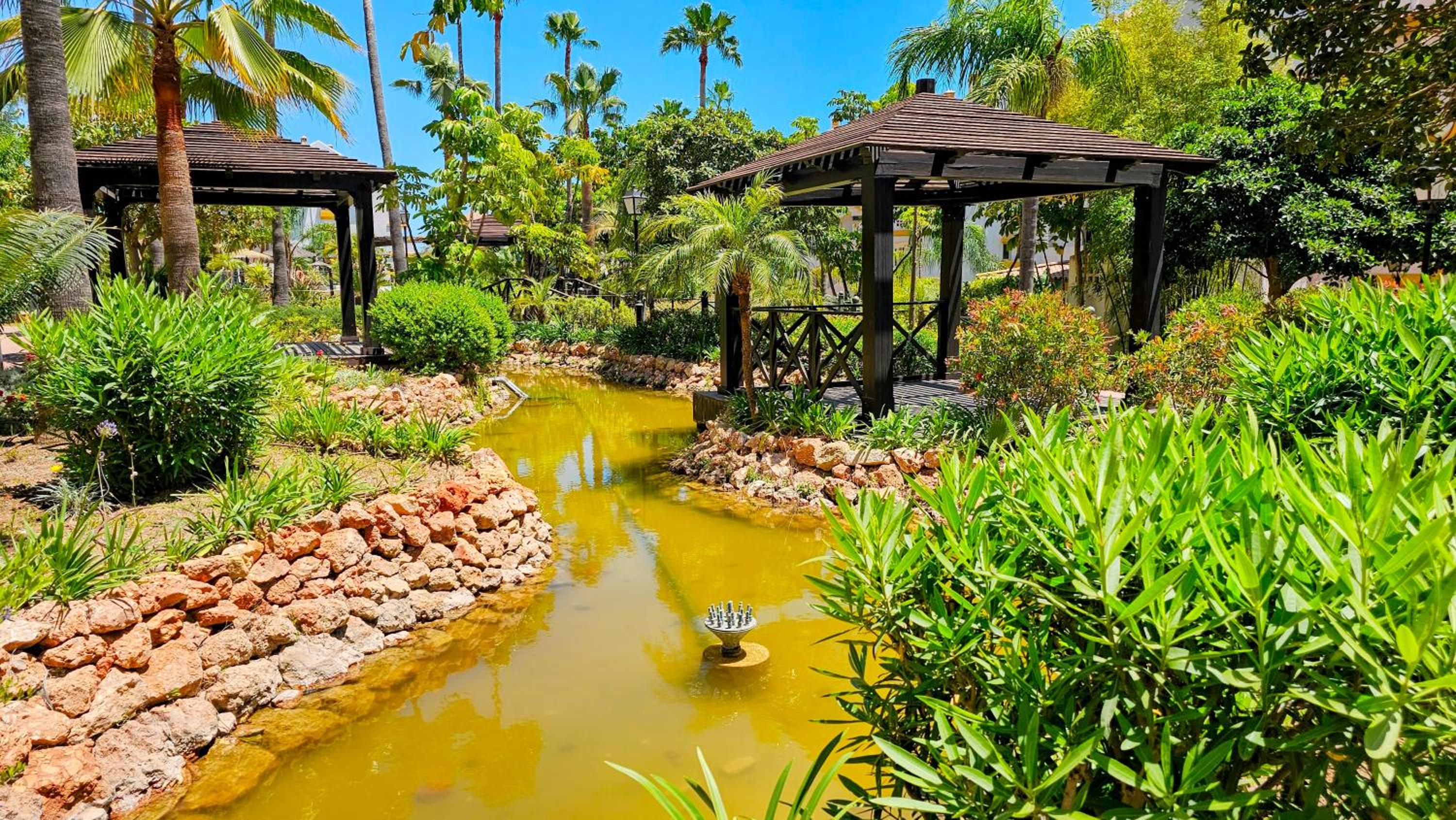 Calanova Grand Golf Residence