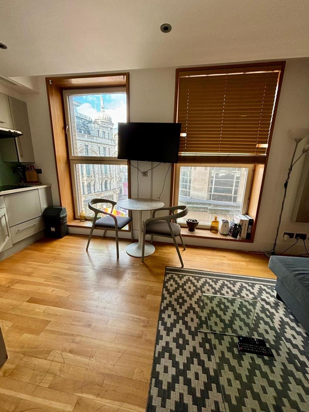 1 BR in Piccadilly Circus St James Cov1 — London