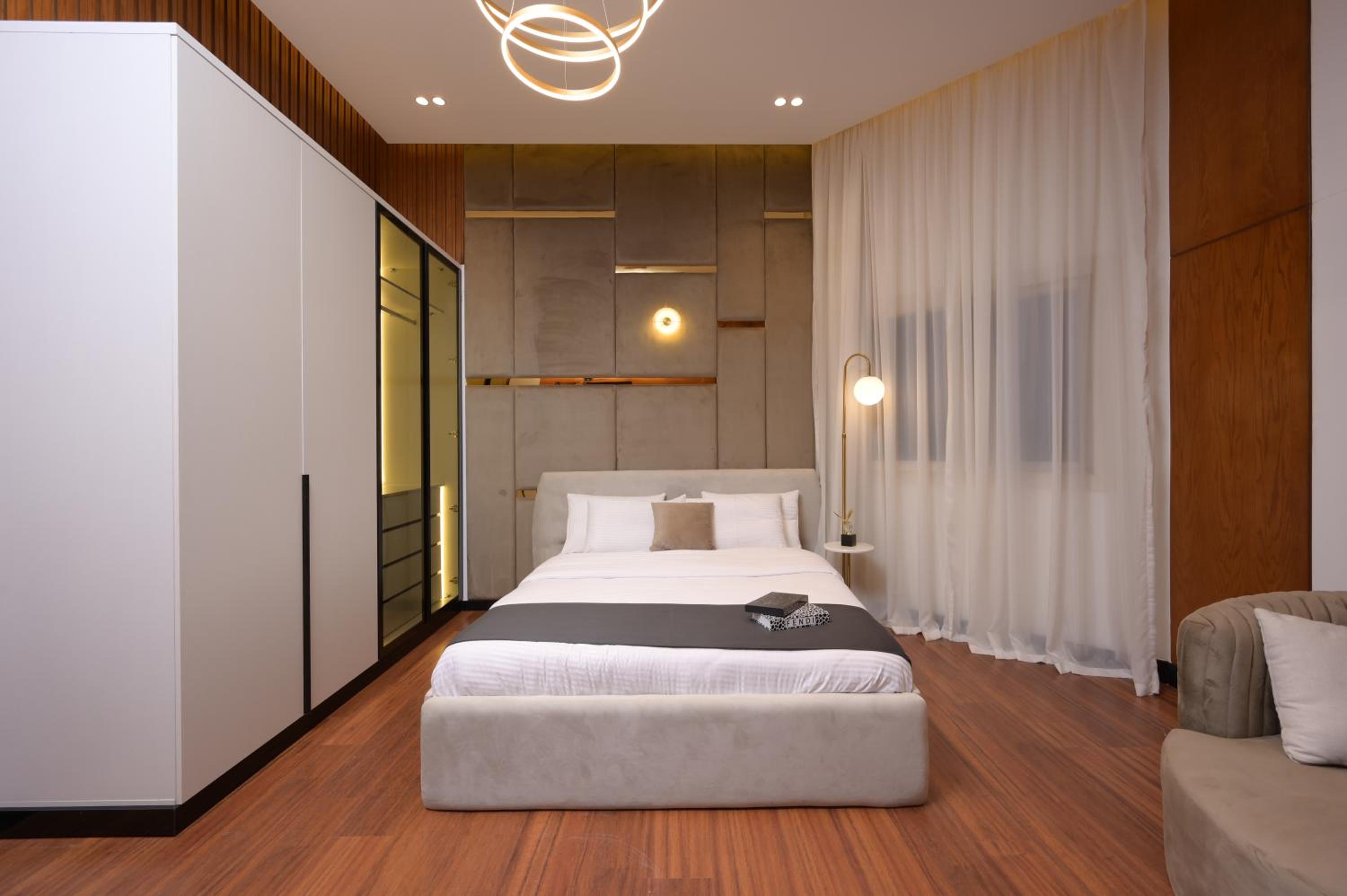 Zyra Golf Residence