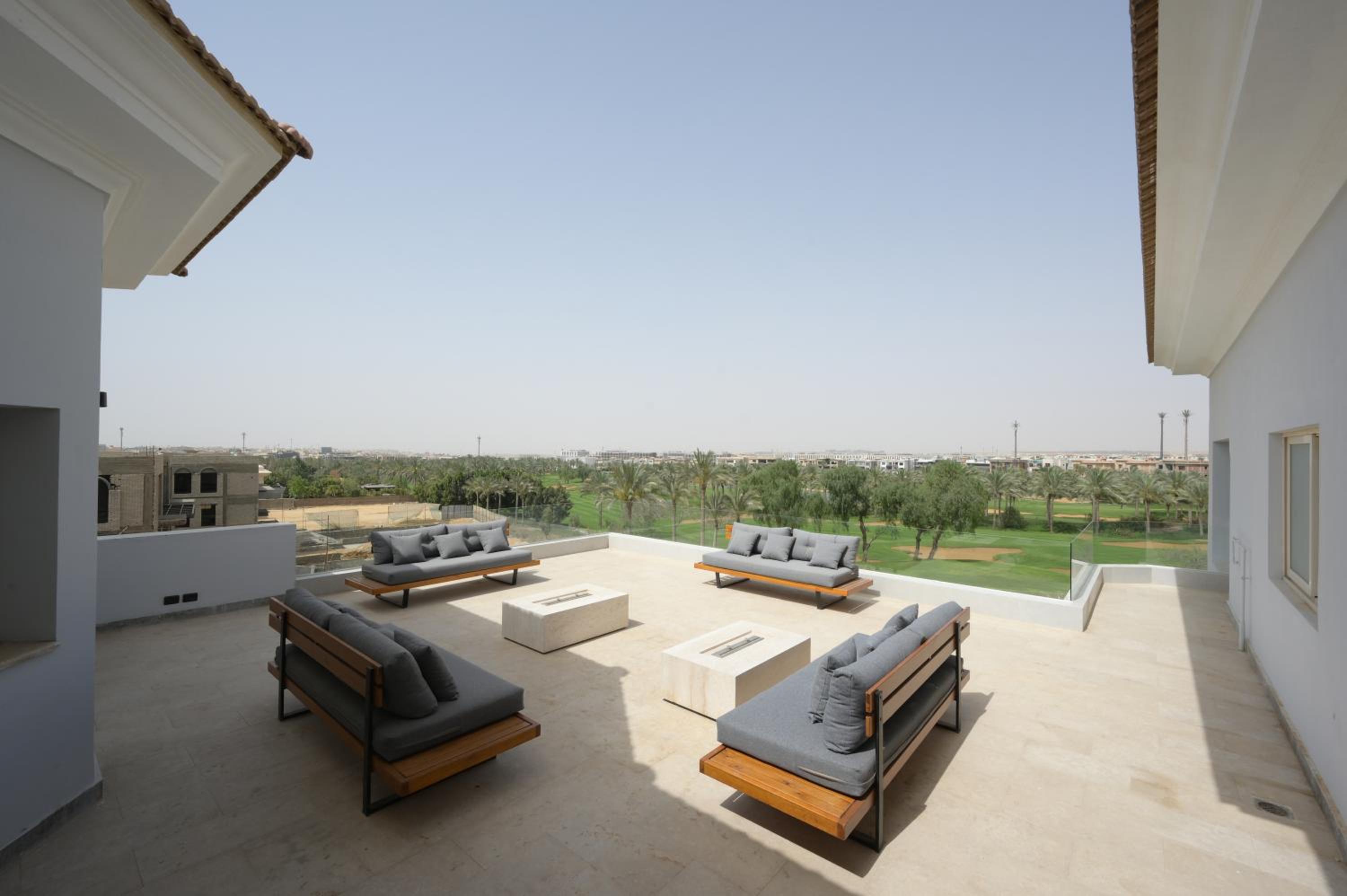 Zyra Golf Residence