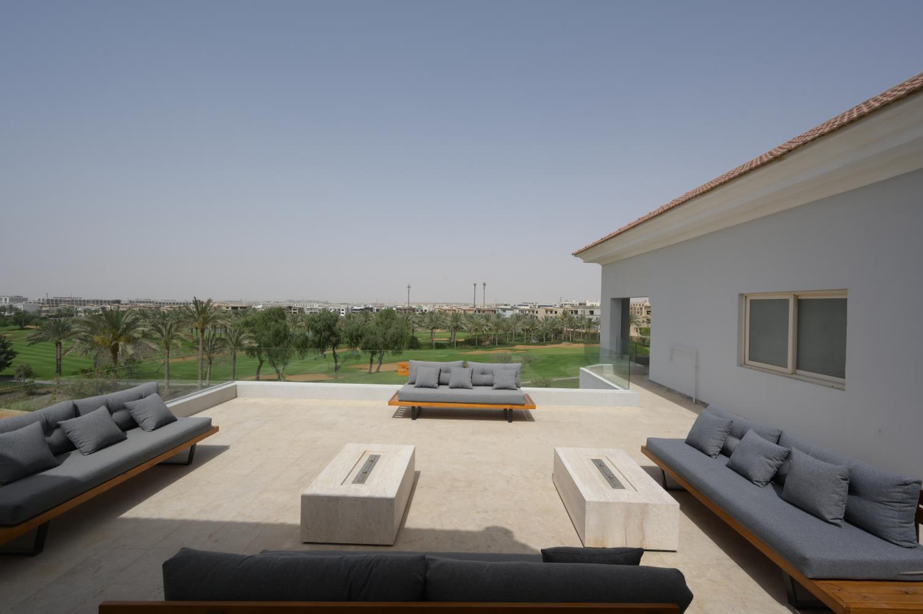 Zyra Golf Residence