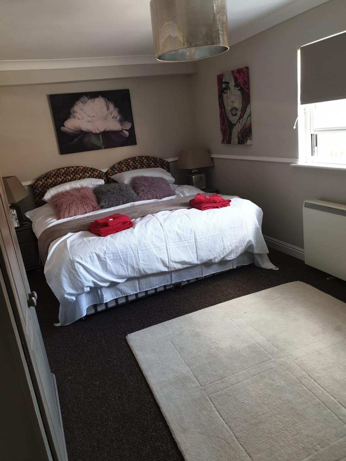 Flamingo - Two-Bed Apartment with Seaview , Great Location view 5