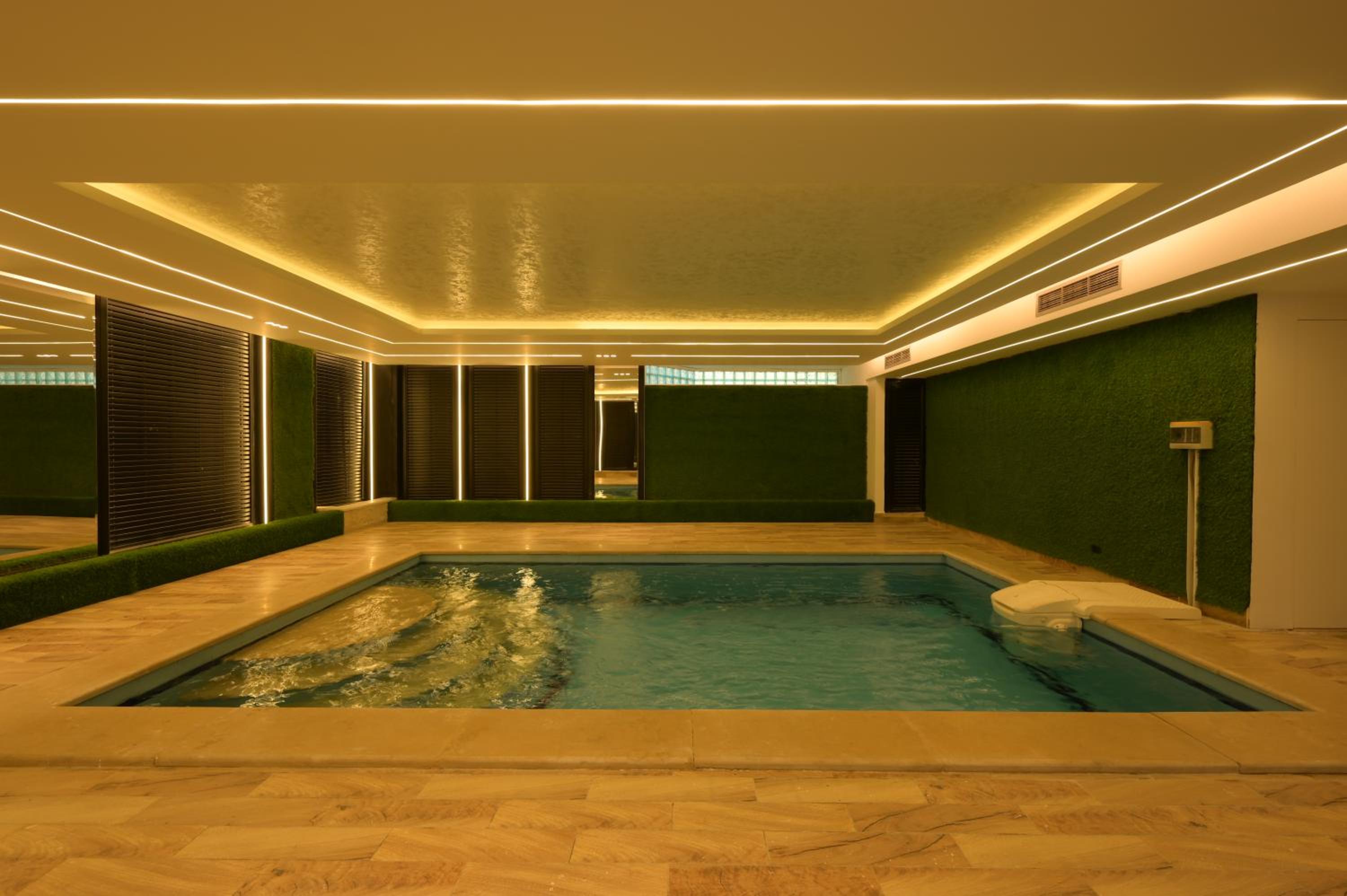 Zyra Golf Residence