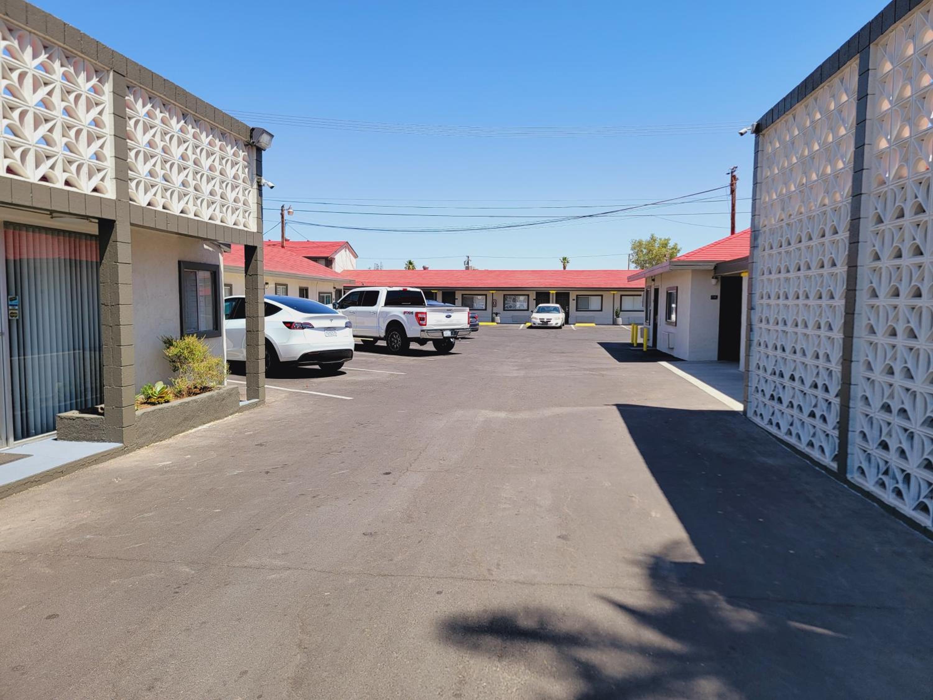 Super 8 by Wyndham El Centro North view 2