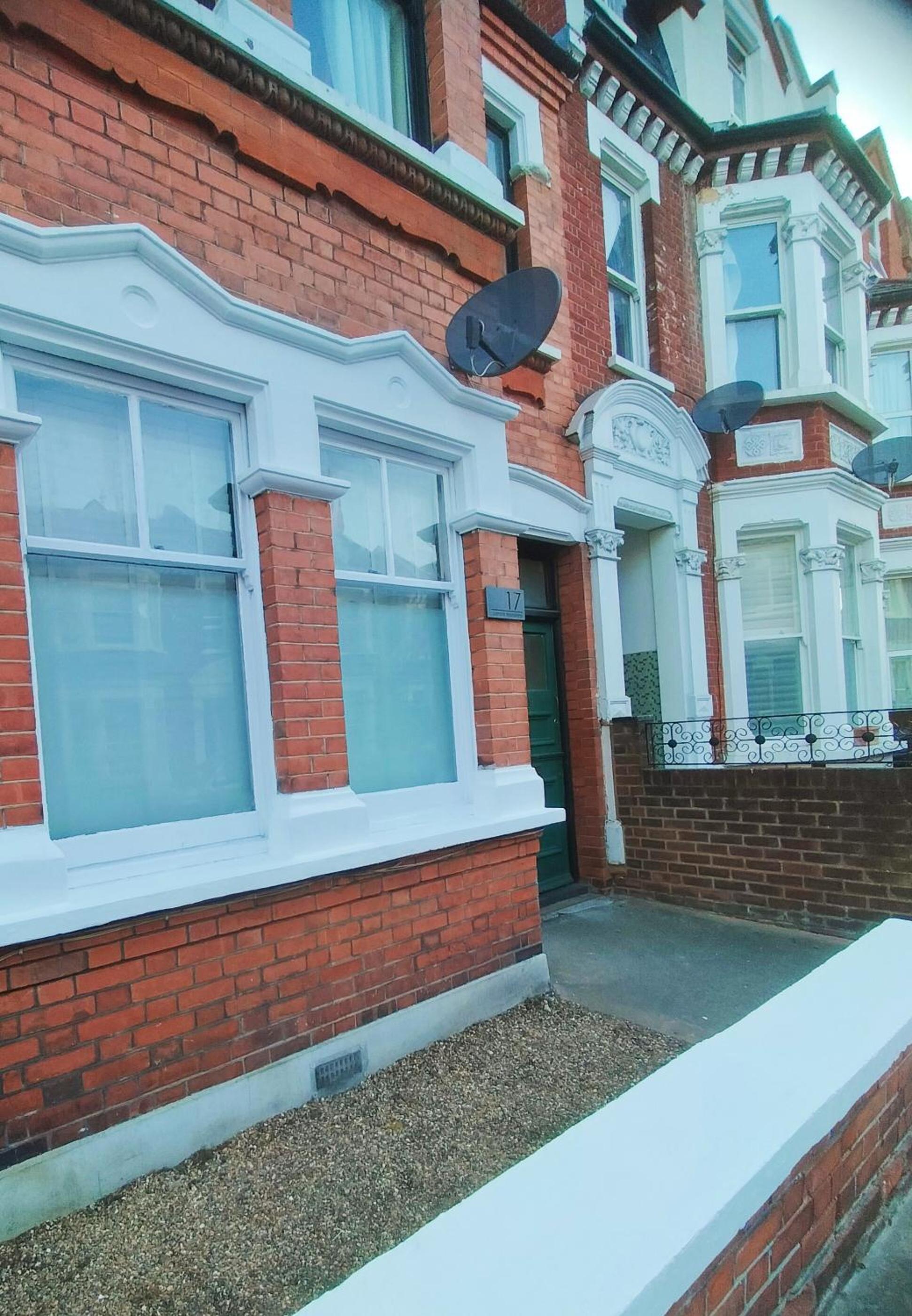 4 bedroom apartment ground floor for up to 7 guests