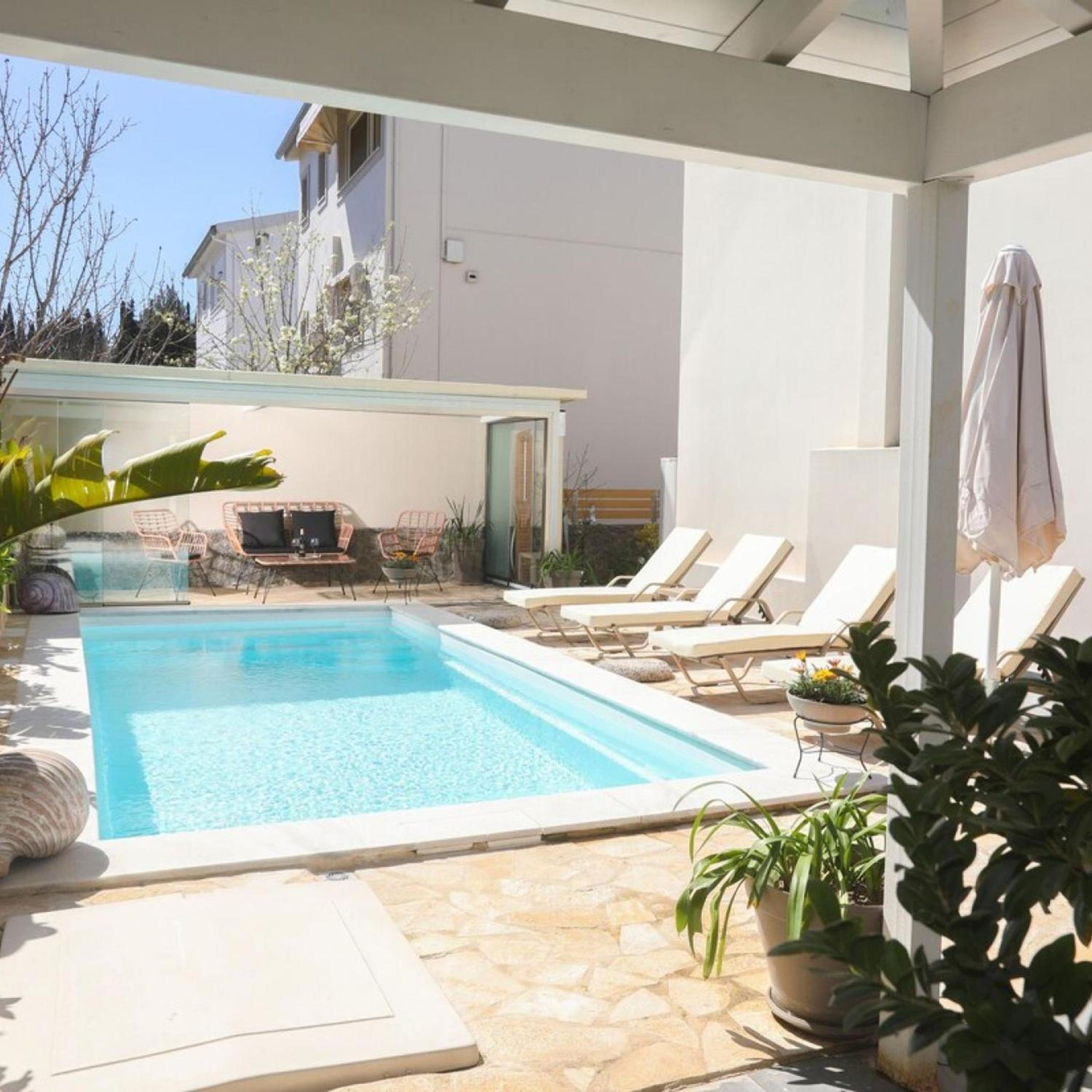 Holiday Hideout w Private Pool Garden