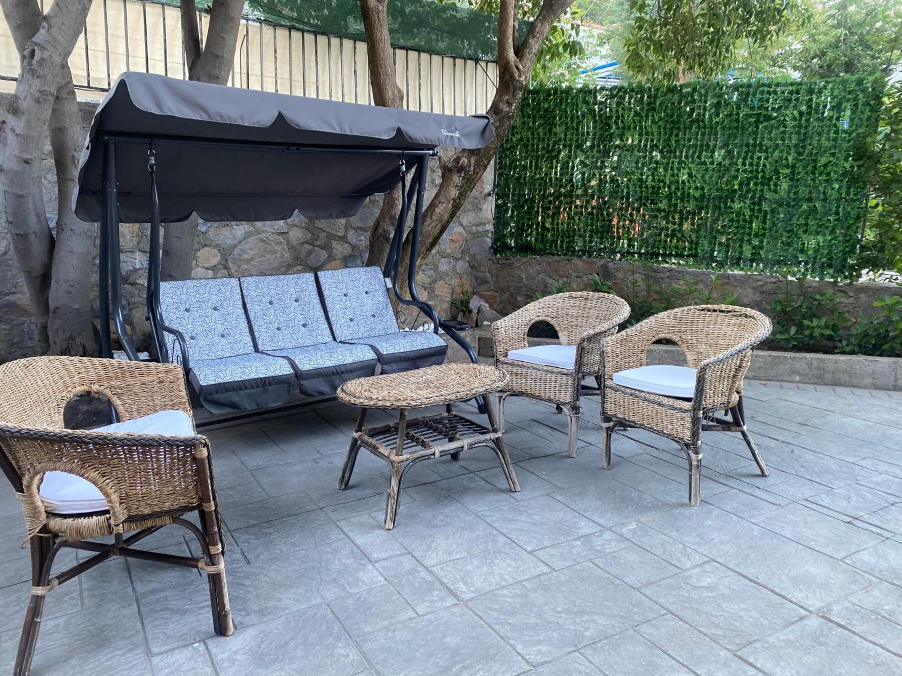 Hotel Kastoria Book House with yard - Image 1