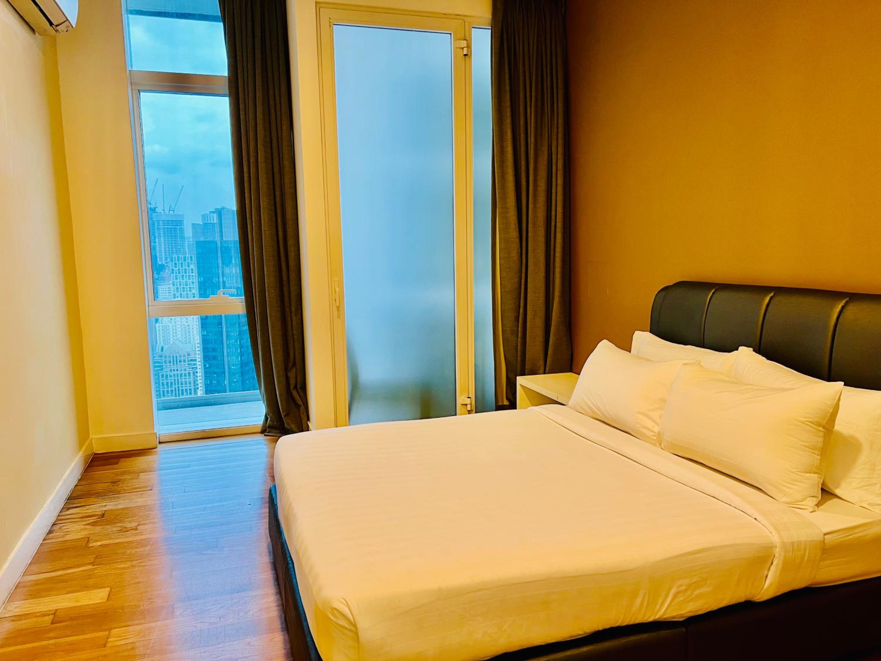 The Platinum Suites KLCC by MOON-SKY