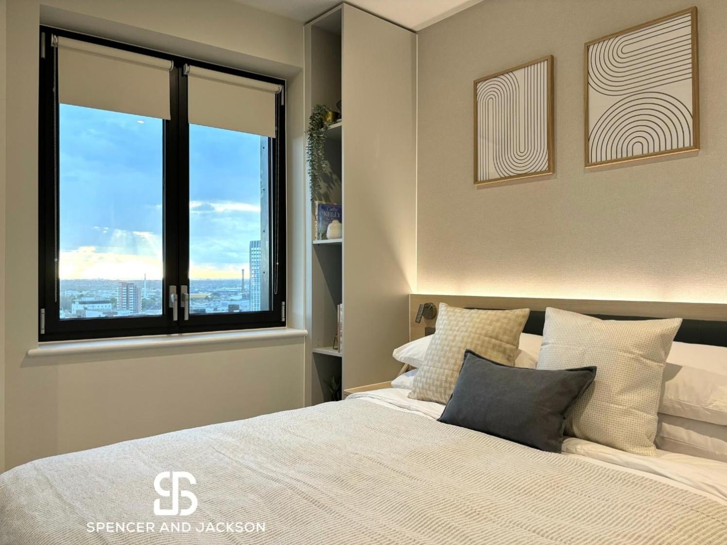 Croydon Apartments with Free Gym, Spa and Cinema - Spencer and Jackson view 5