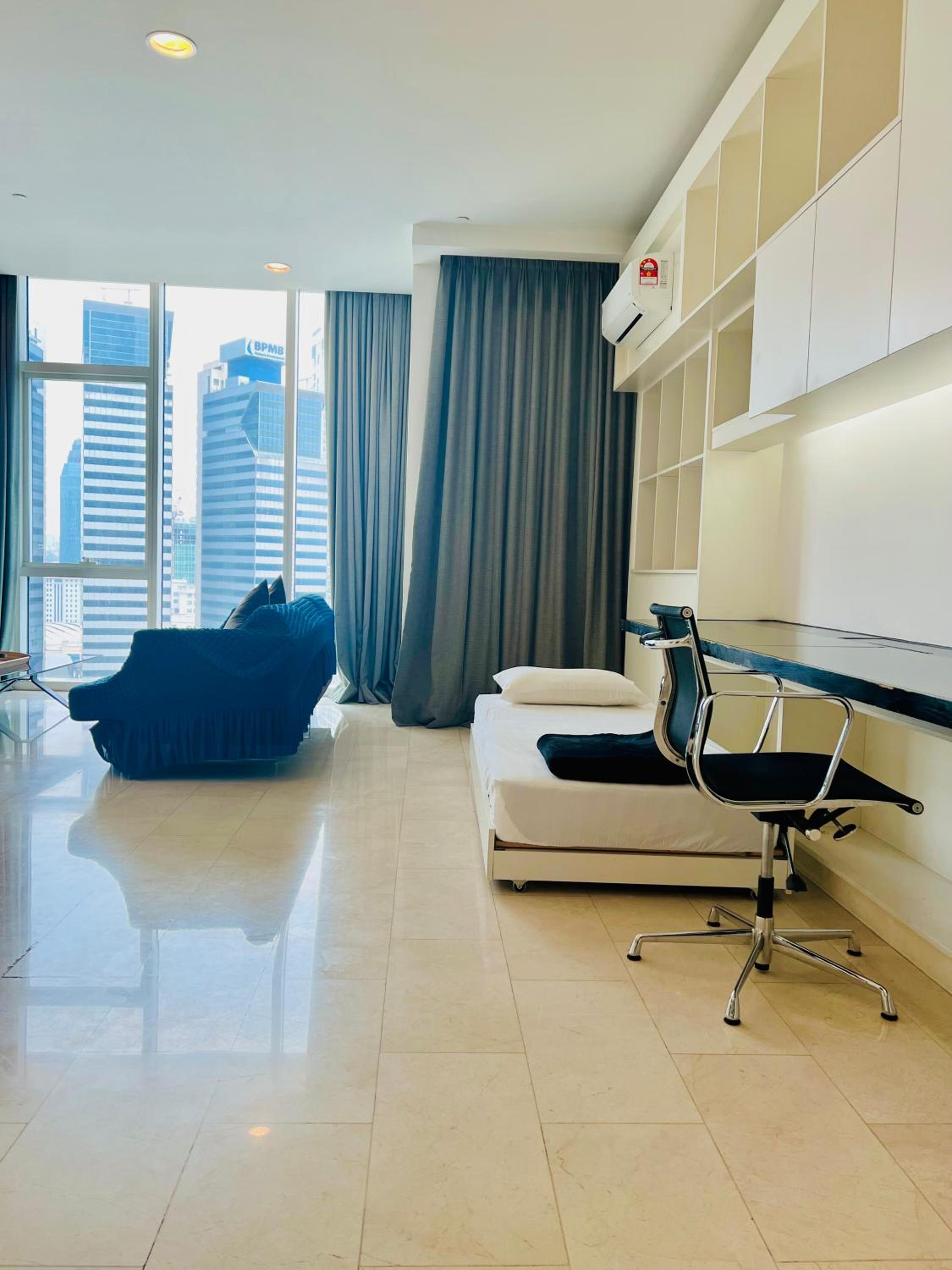 The Platinum Suites KLCC by MOON-SKY