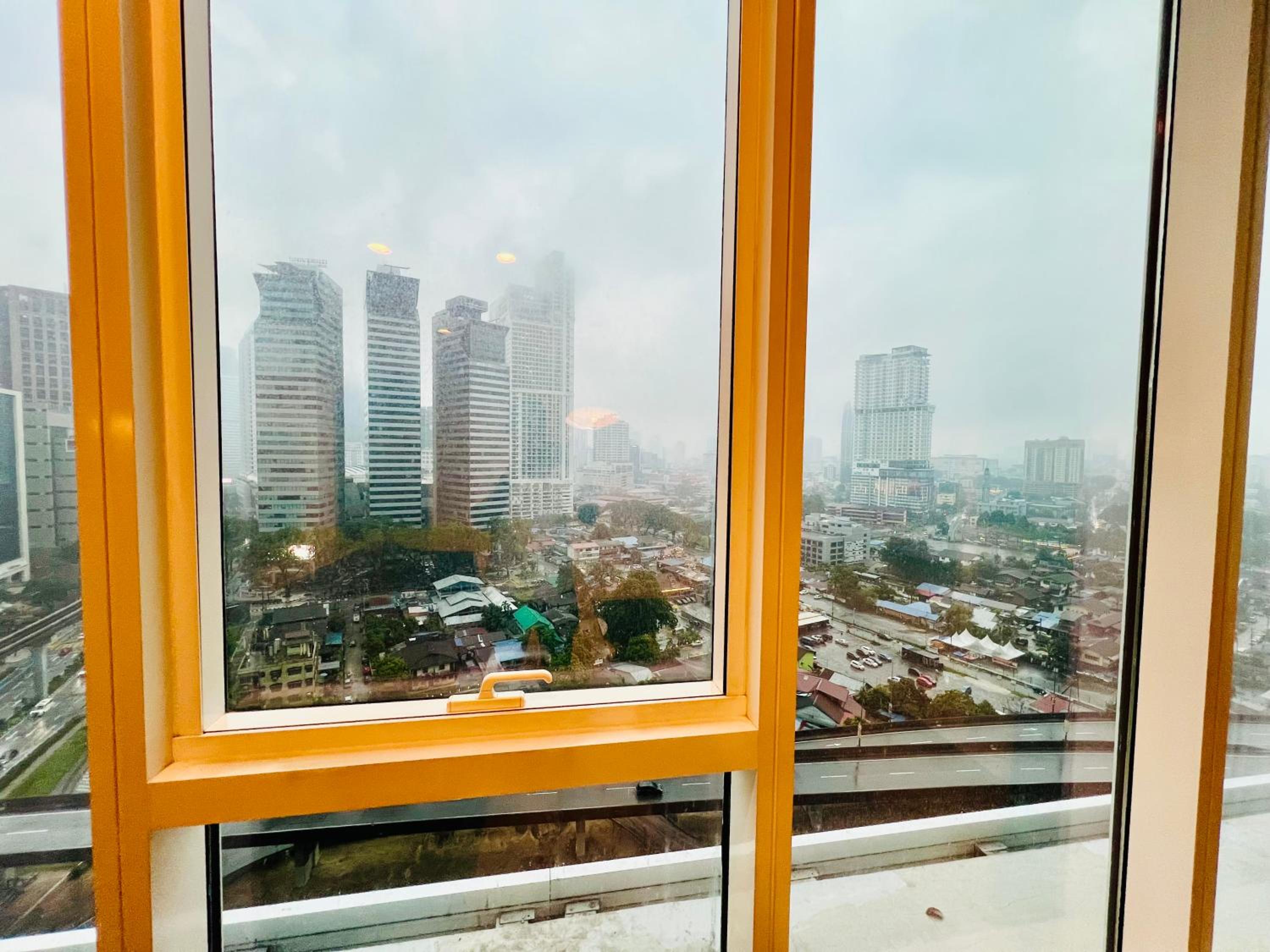The Platinum Suites KLCC by MOON-SKY