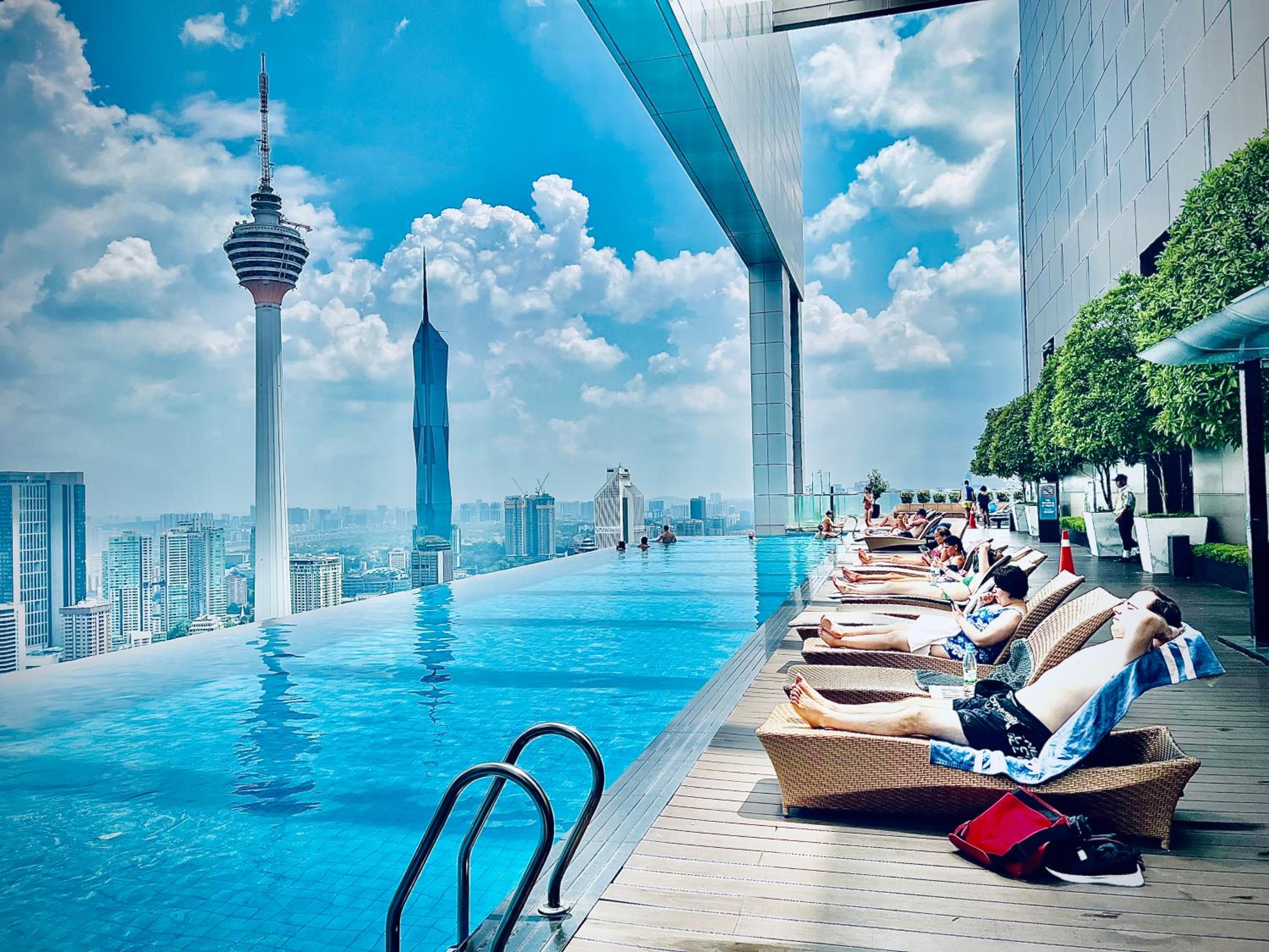 The Platinum Suites KLCC by MOON-SKY