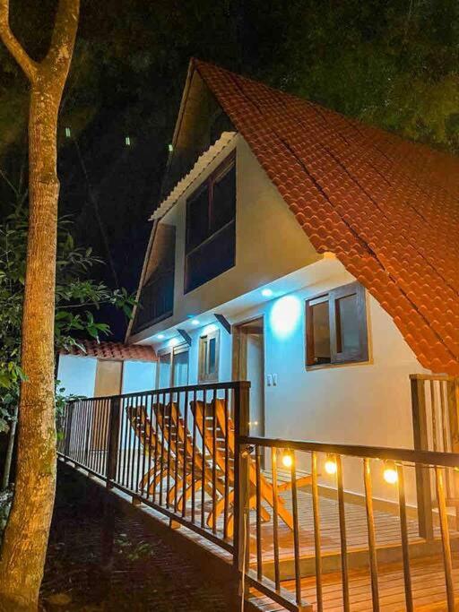 Hotel Hermosa Cabaña Familiar - Image 1