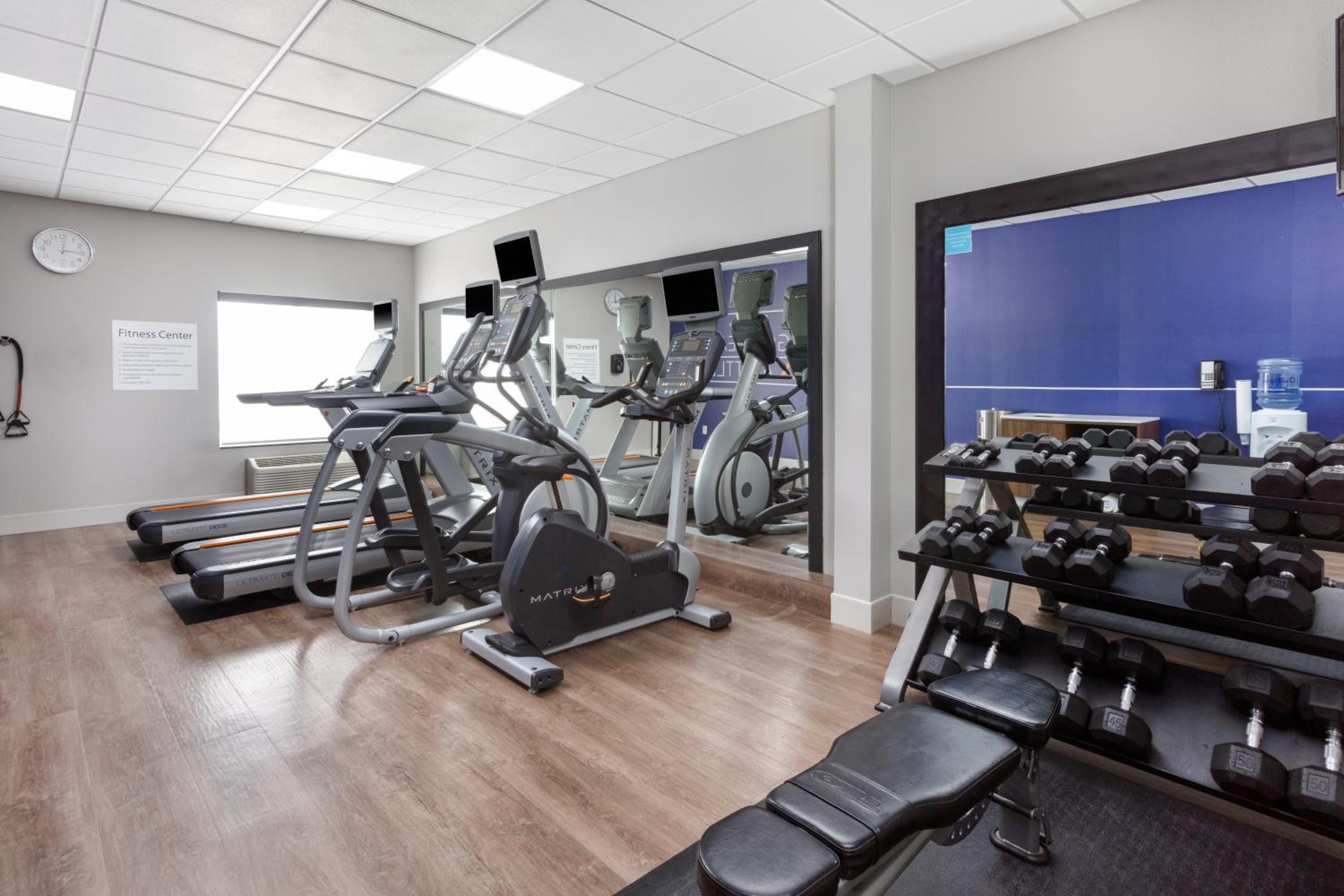 Kearney Vacations - Holiday Inn Express Kearney, an IHG Hotel - Property Image 3