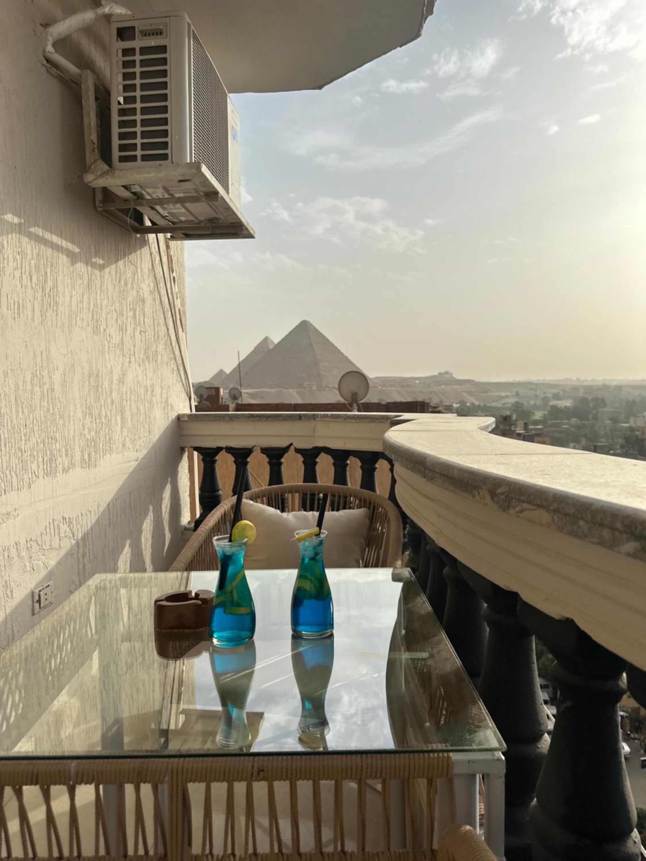 Crowne Pyramids View inn
