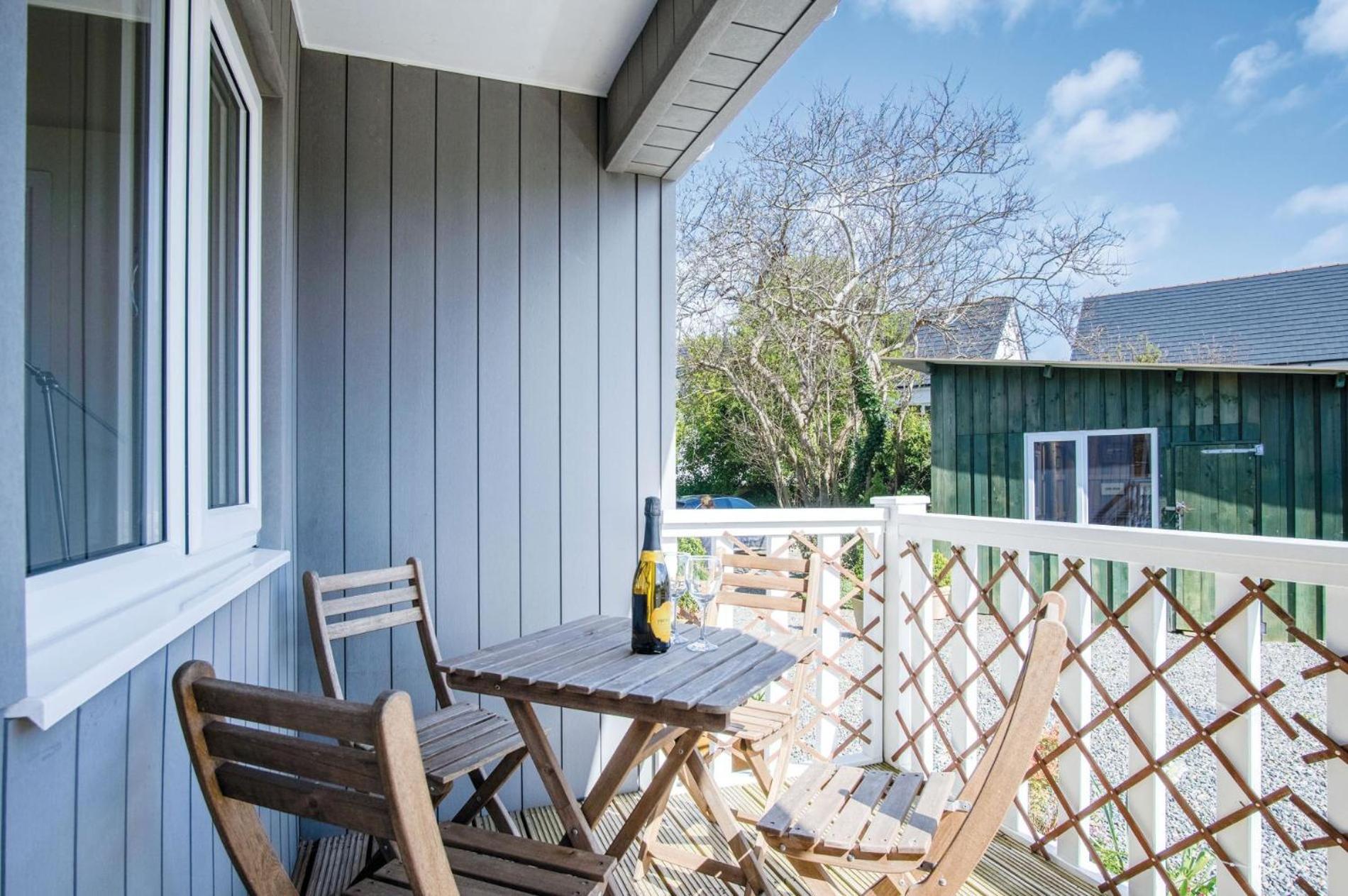 Skomer Lodge - 2 Bedroom Lodge - Manorbier view 4
