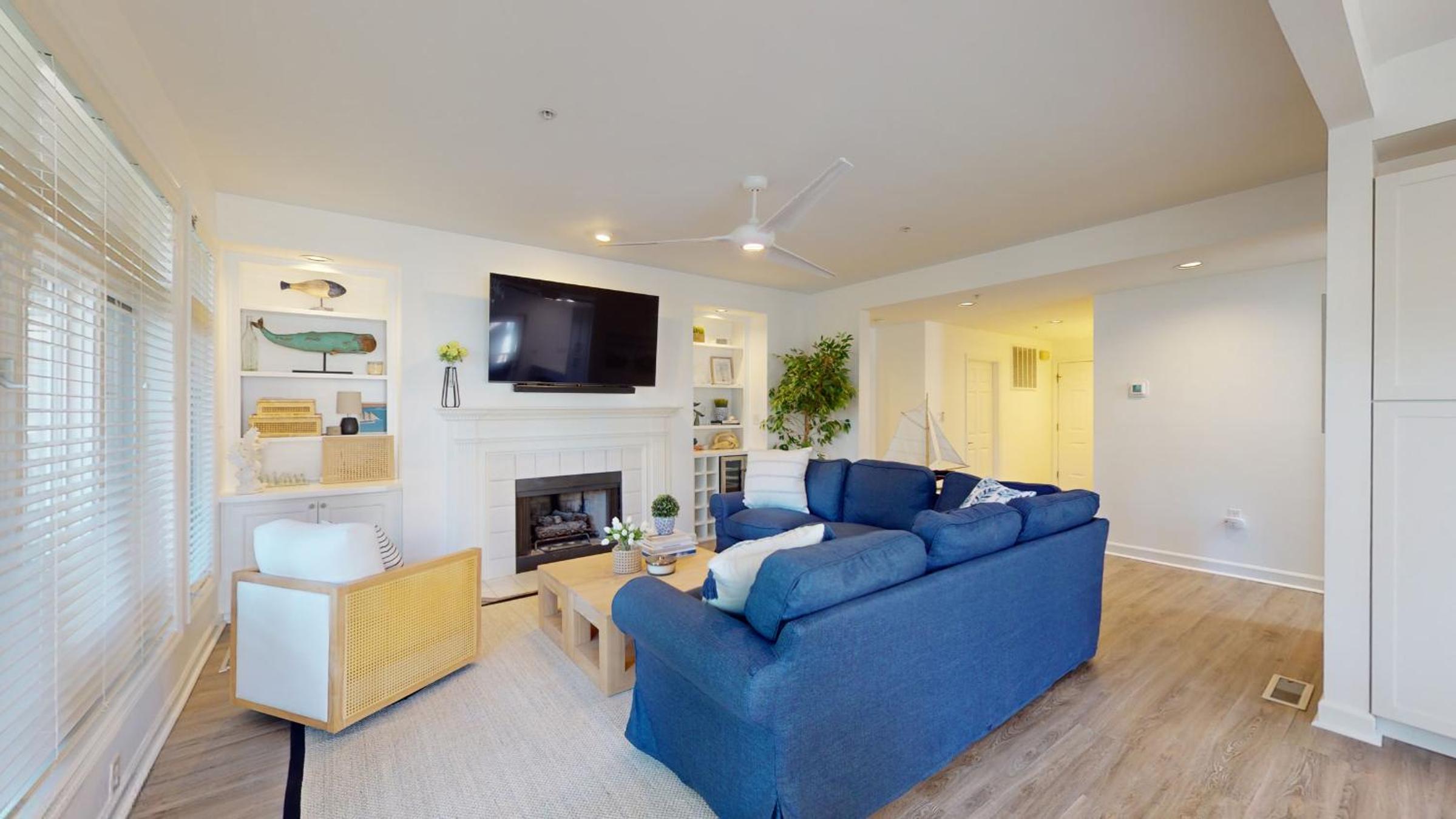 7645 Huntington Villa view 2