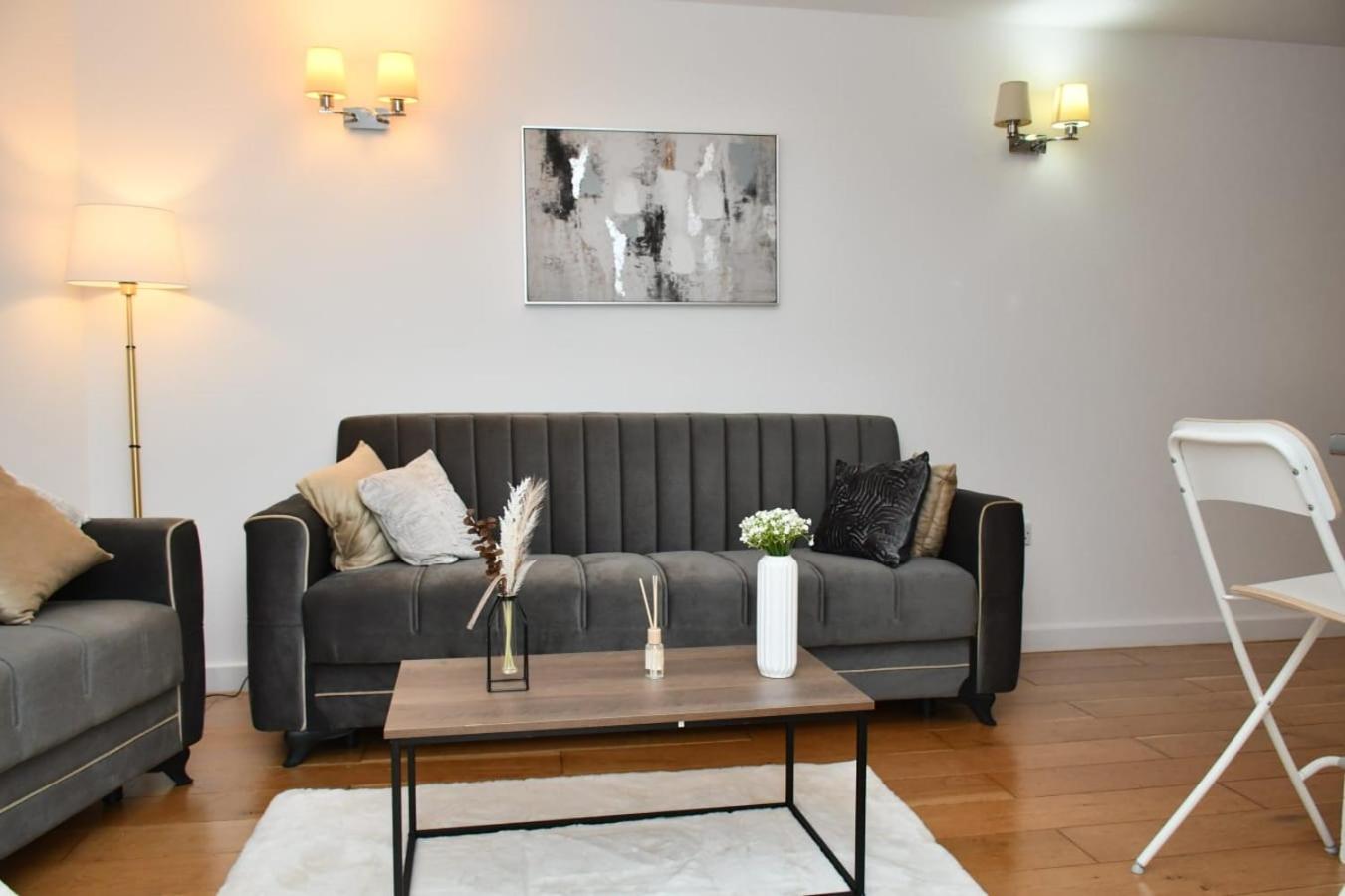 Spacious 2bedroom apartment in London city airport