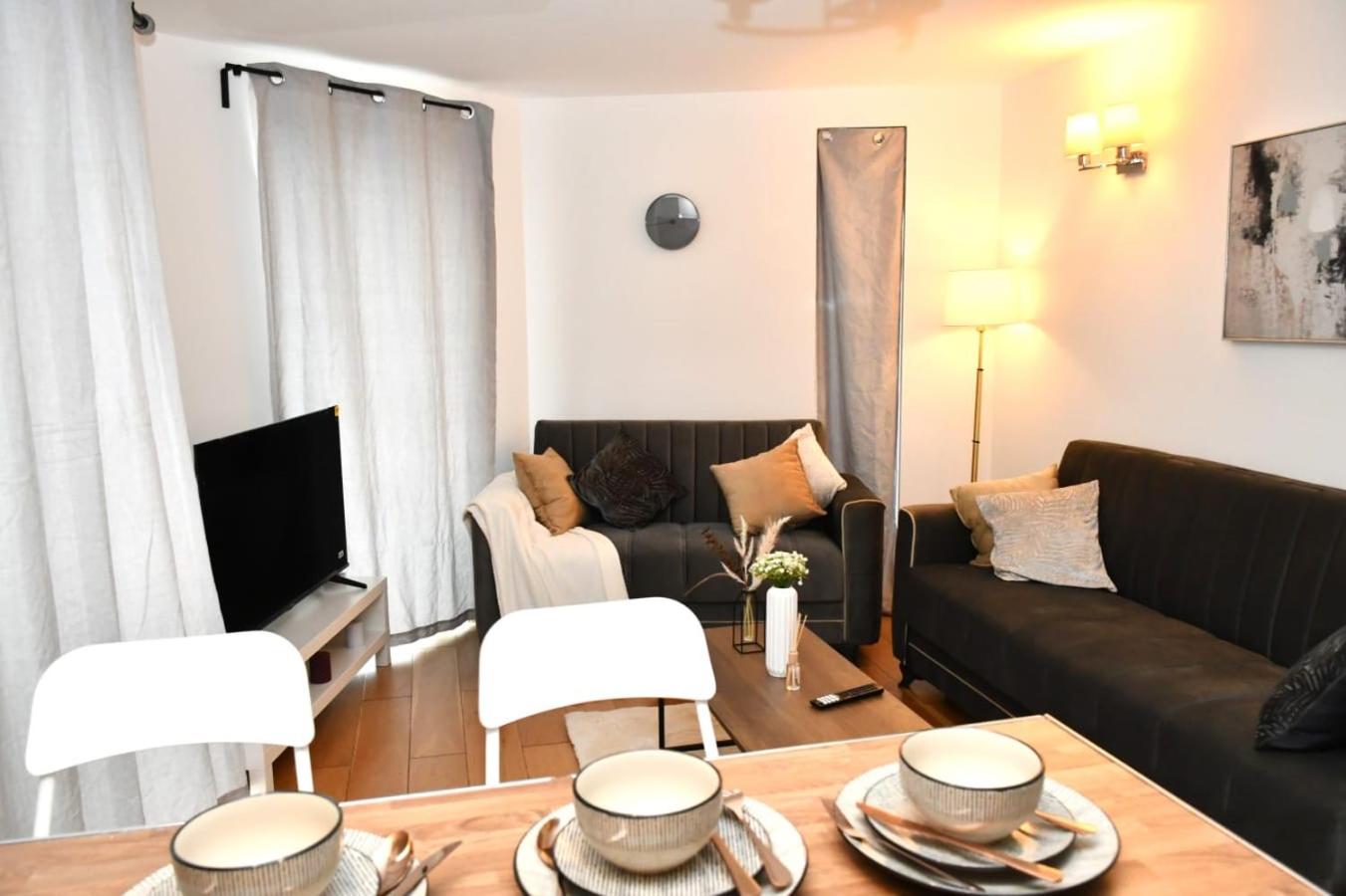 Spacious 2bedroom apartment in London city airport