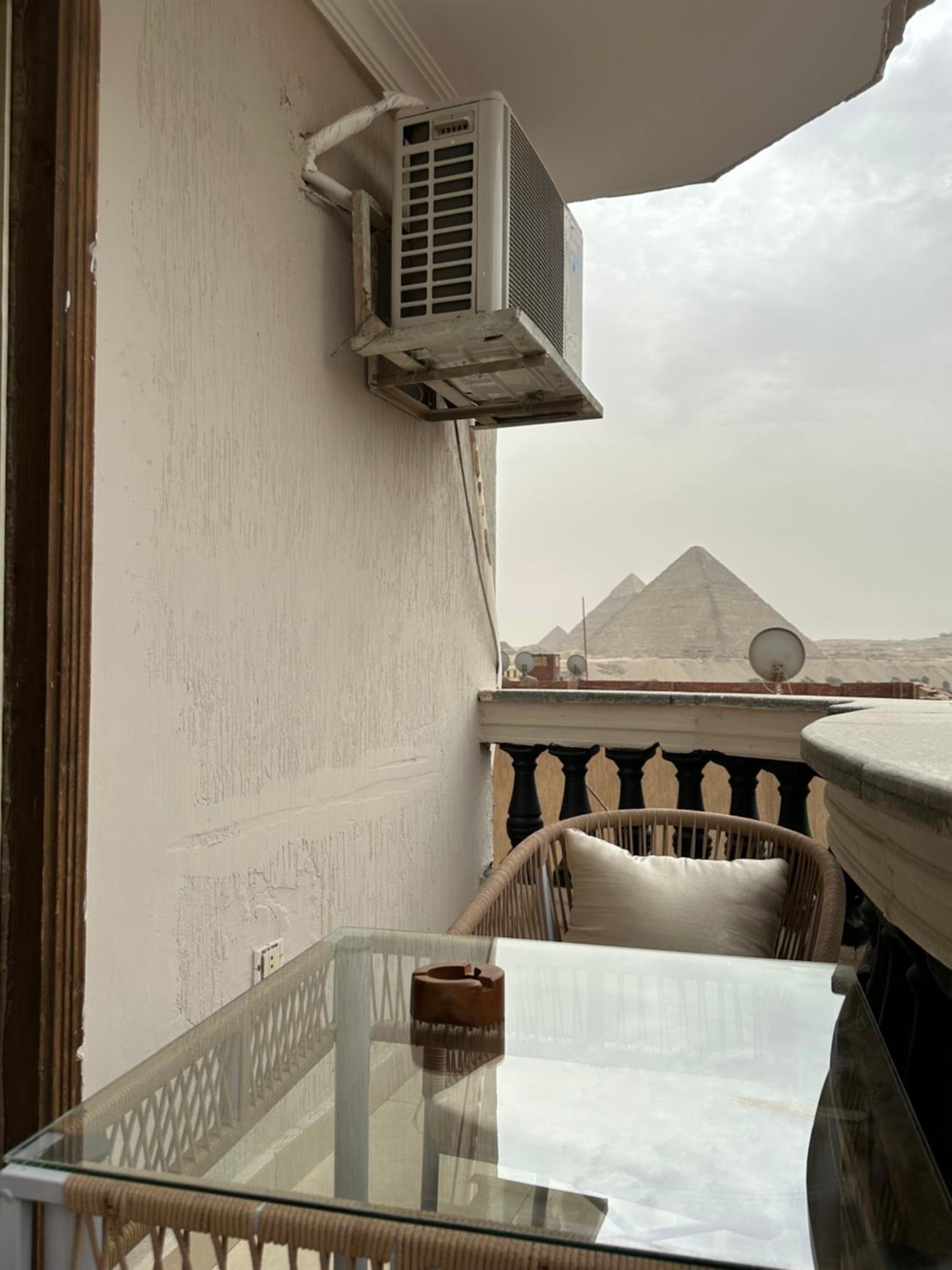 Crowne Pyramids View inn