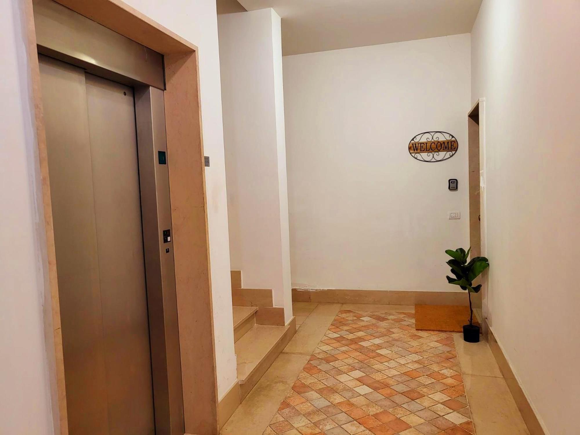 Valley View Apartment