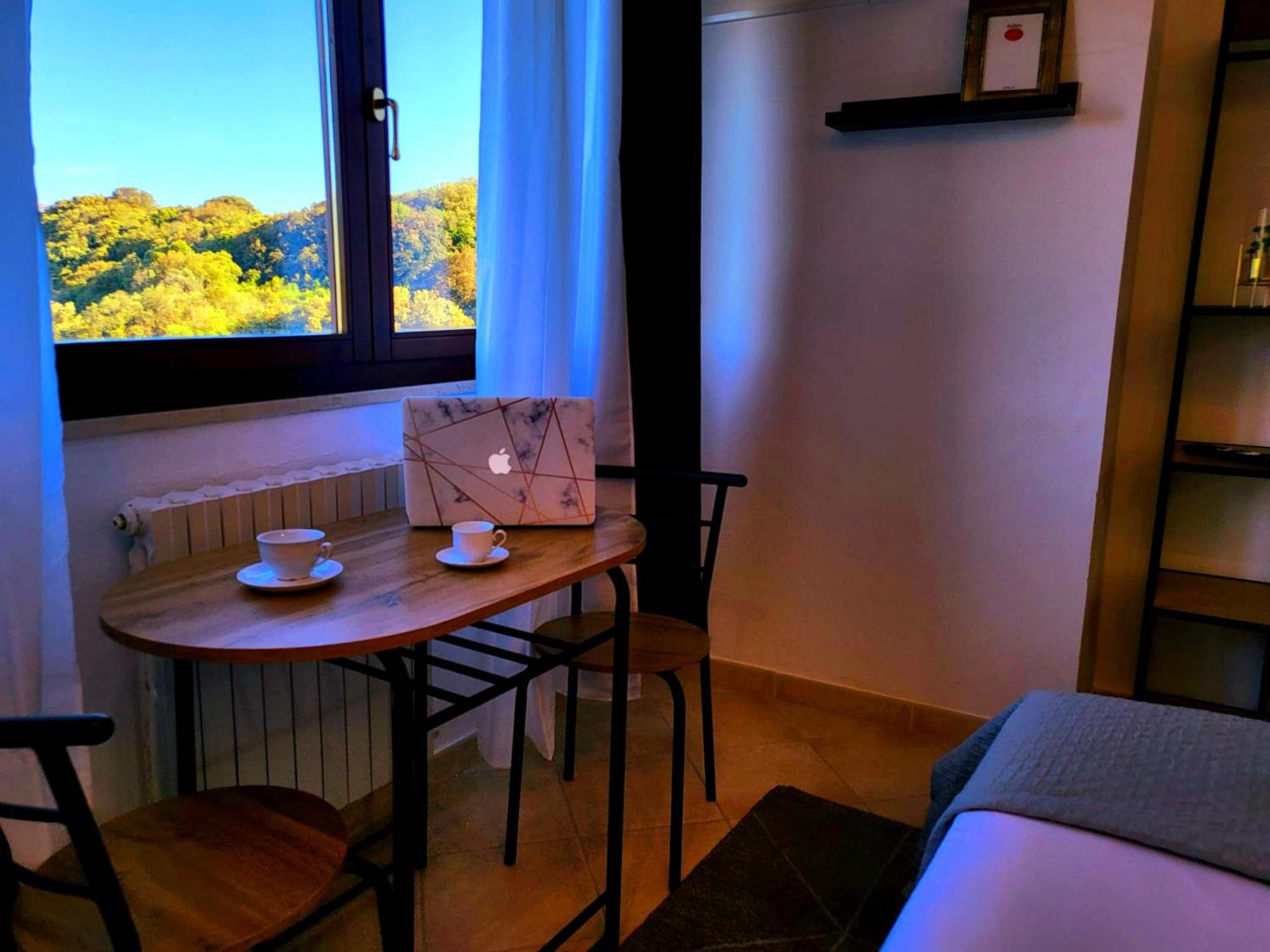 Valley View Apartment