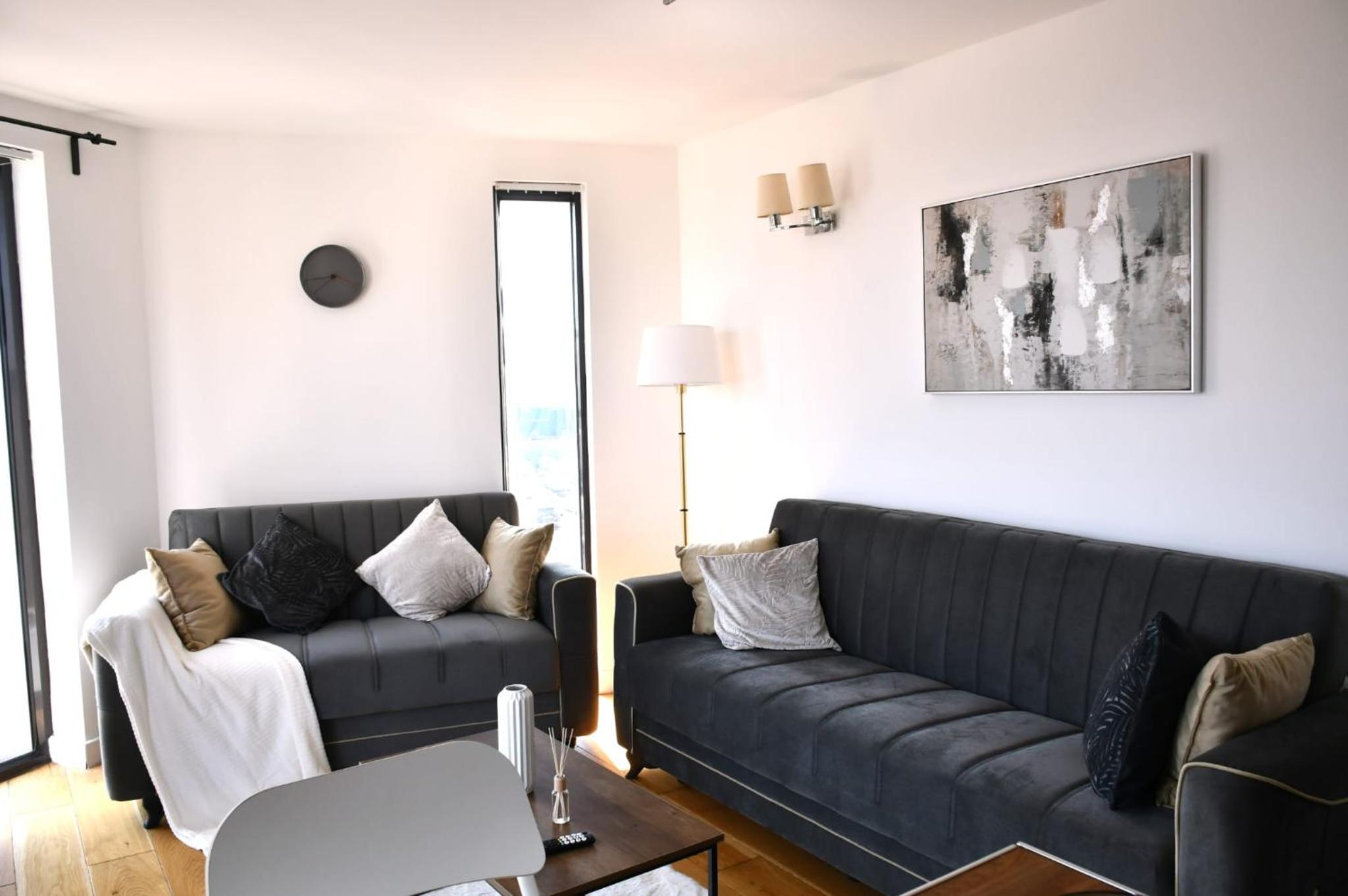 Spacious 2bedroom apartment in London city airport