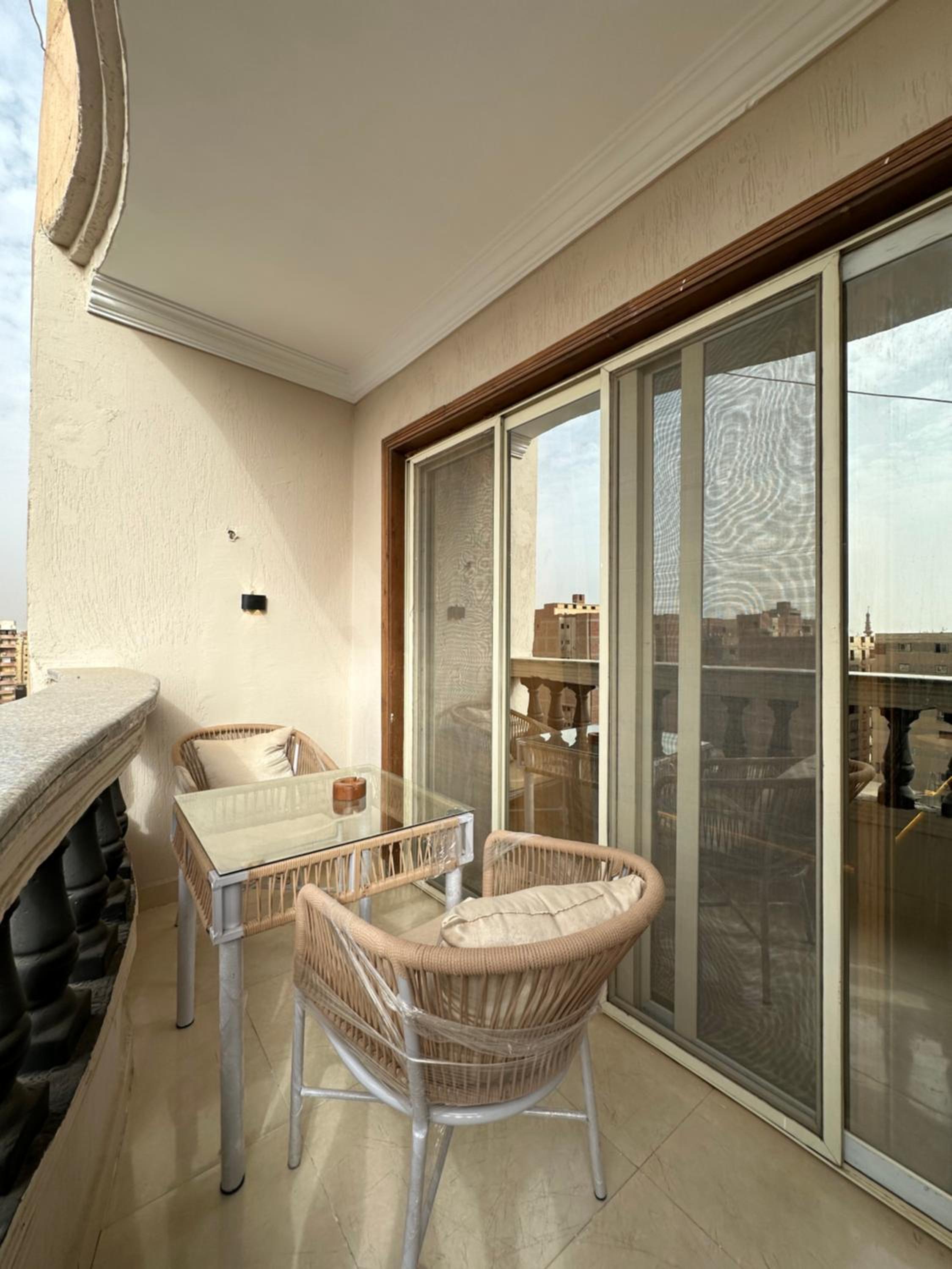 Crowne Pyramids View inn