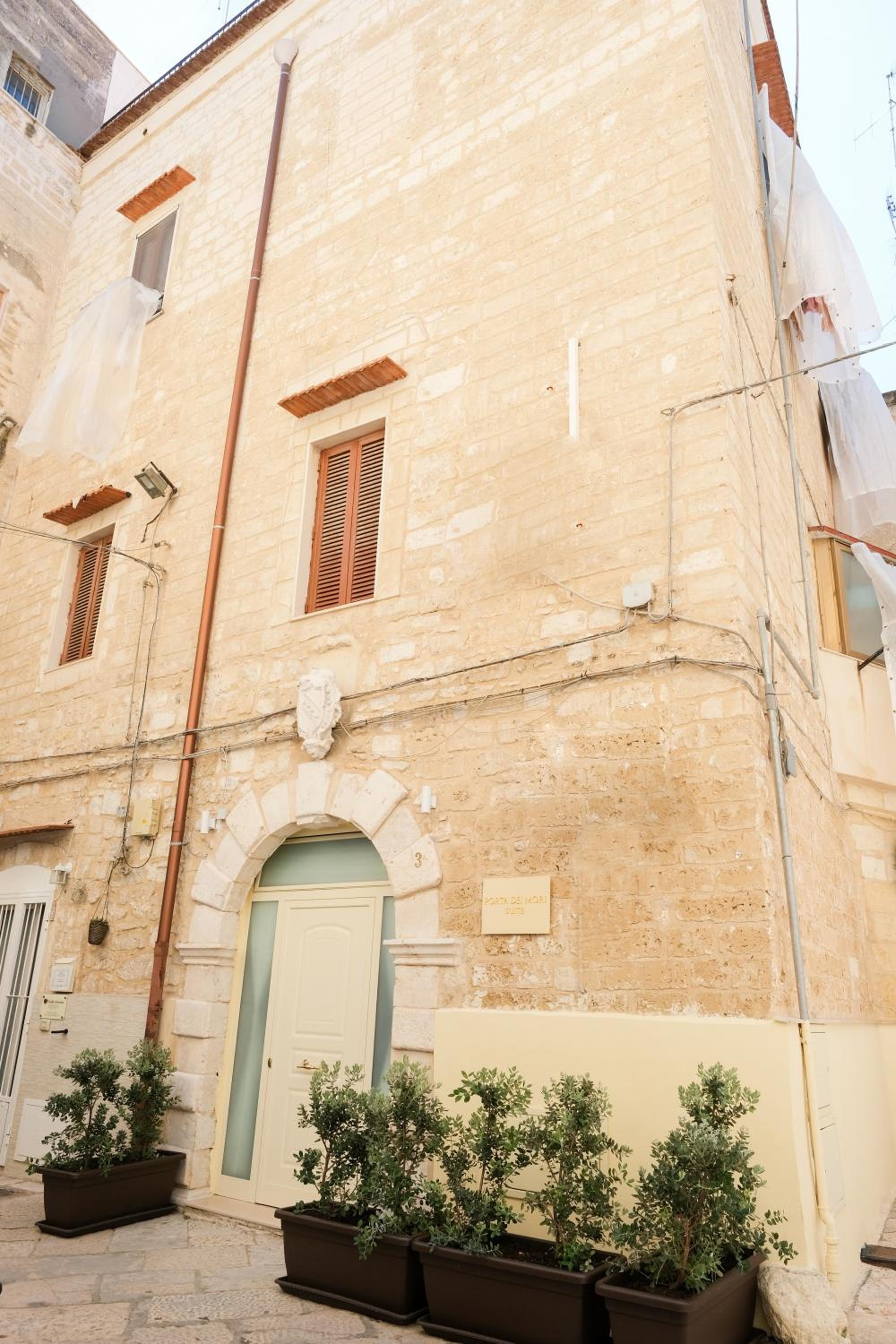Porta dei Mori view 4