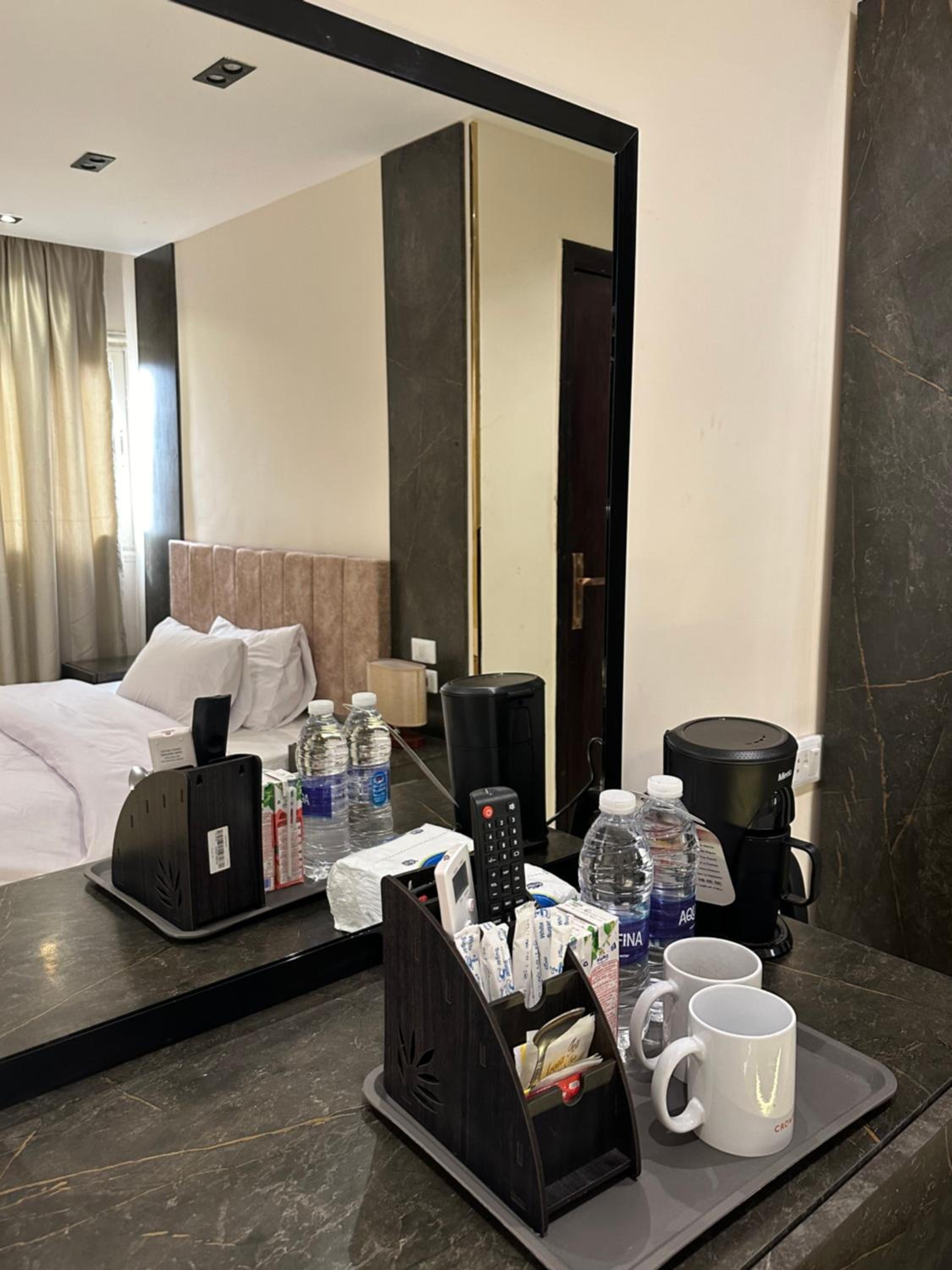 Crowne Pyramids View inn