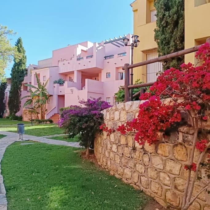 Apartamento en Marbella Guadalmina primera linea de campo de golf Los Cartujanos