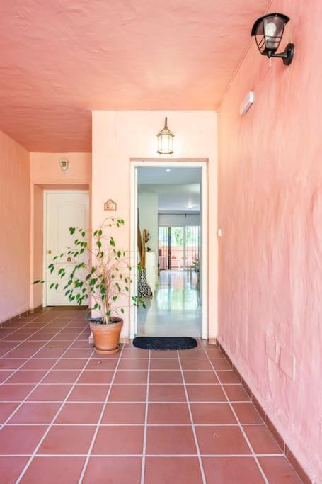Apartamento en Marbella Guadalmina primera linea de campo de golf Los Cartujanos