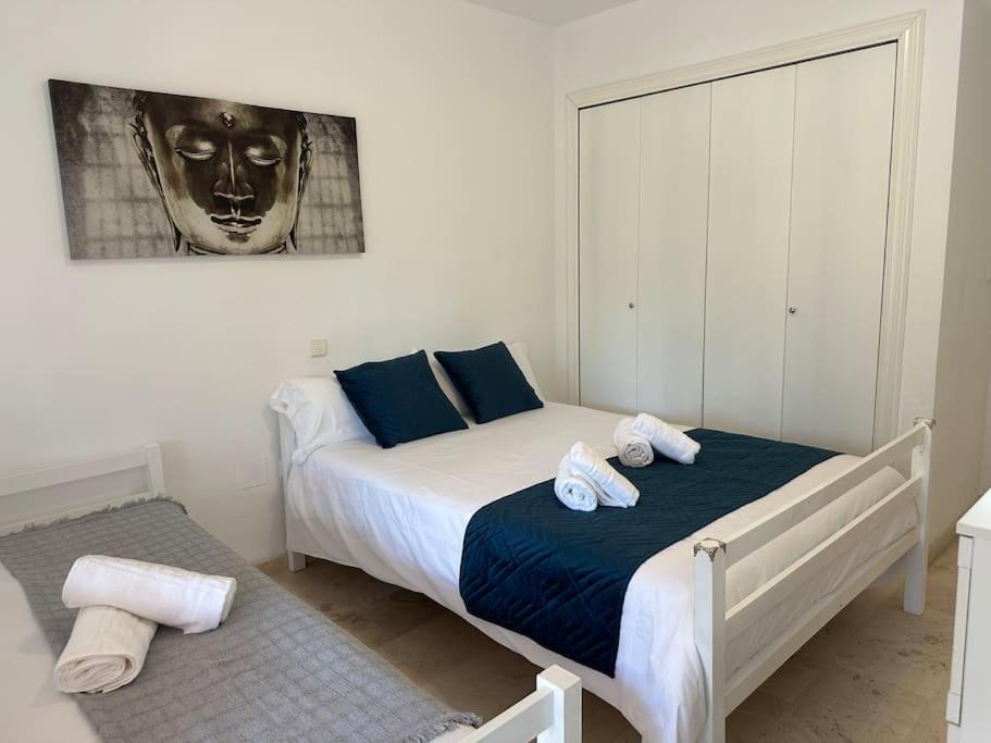 Apartamento en Marbella Guadalmina primera linea de campo de golf Los Cartujanos