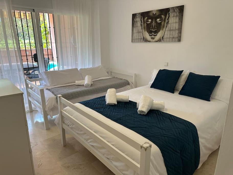 Apartamento en Marbella Guadalmina primera linea de campo de golf Los Cartujanos