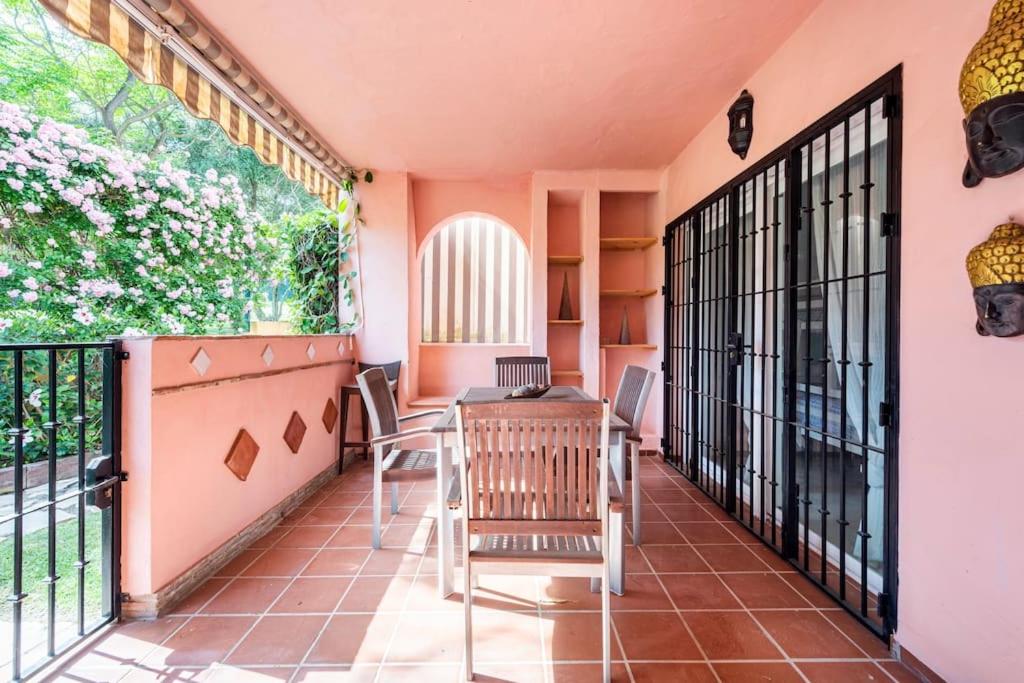 Apartamento en Marbella Guadalmina primera linea de campo de golf Los Cartujanos