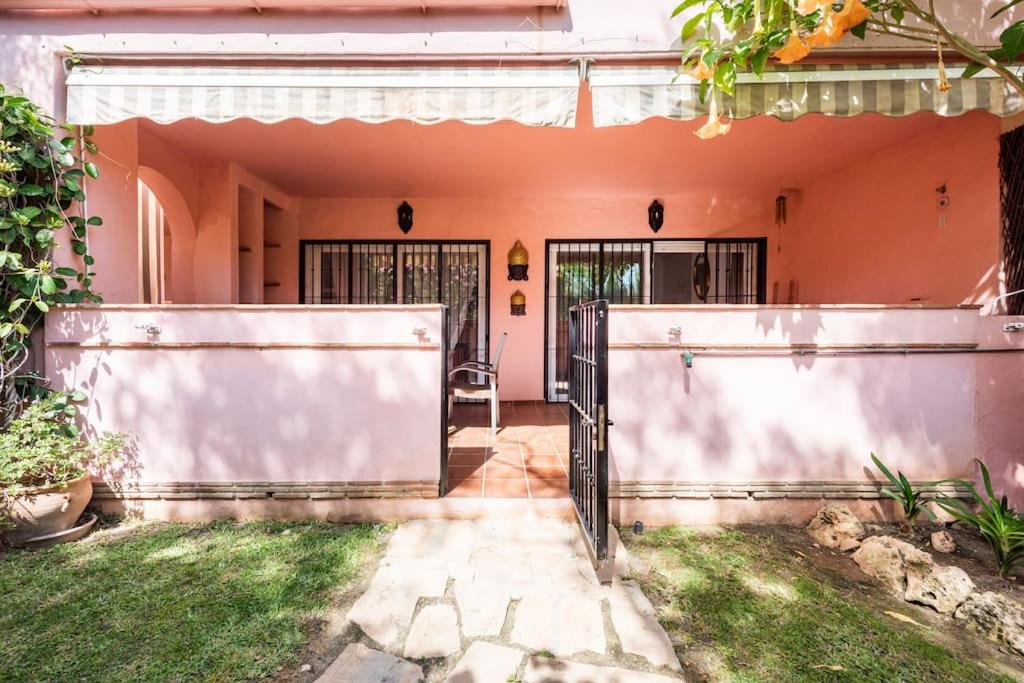 Apartamento en Marbella Guadalmina primera linea de campo de golf Los Cartujanos
