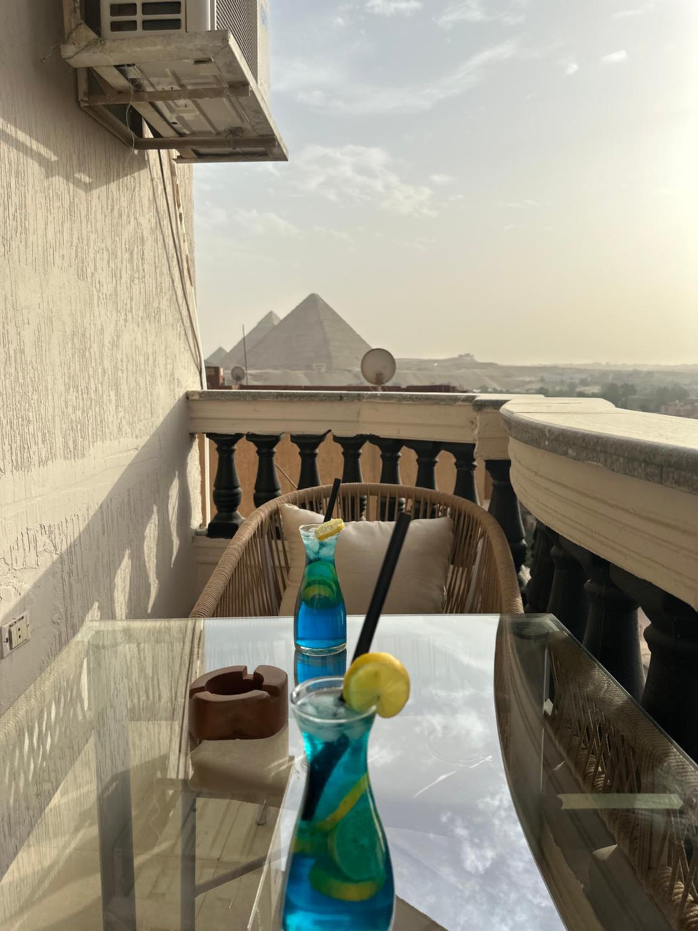 Crowne Pyramids View inn