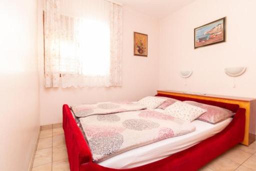 Apartment Barby near the sandy beach - by TA Leut Agency view 3