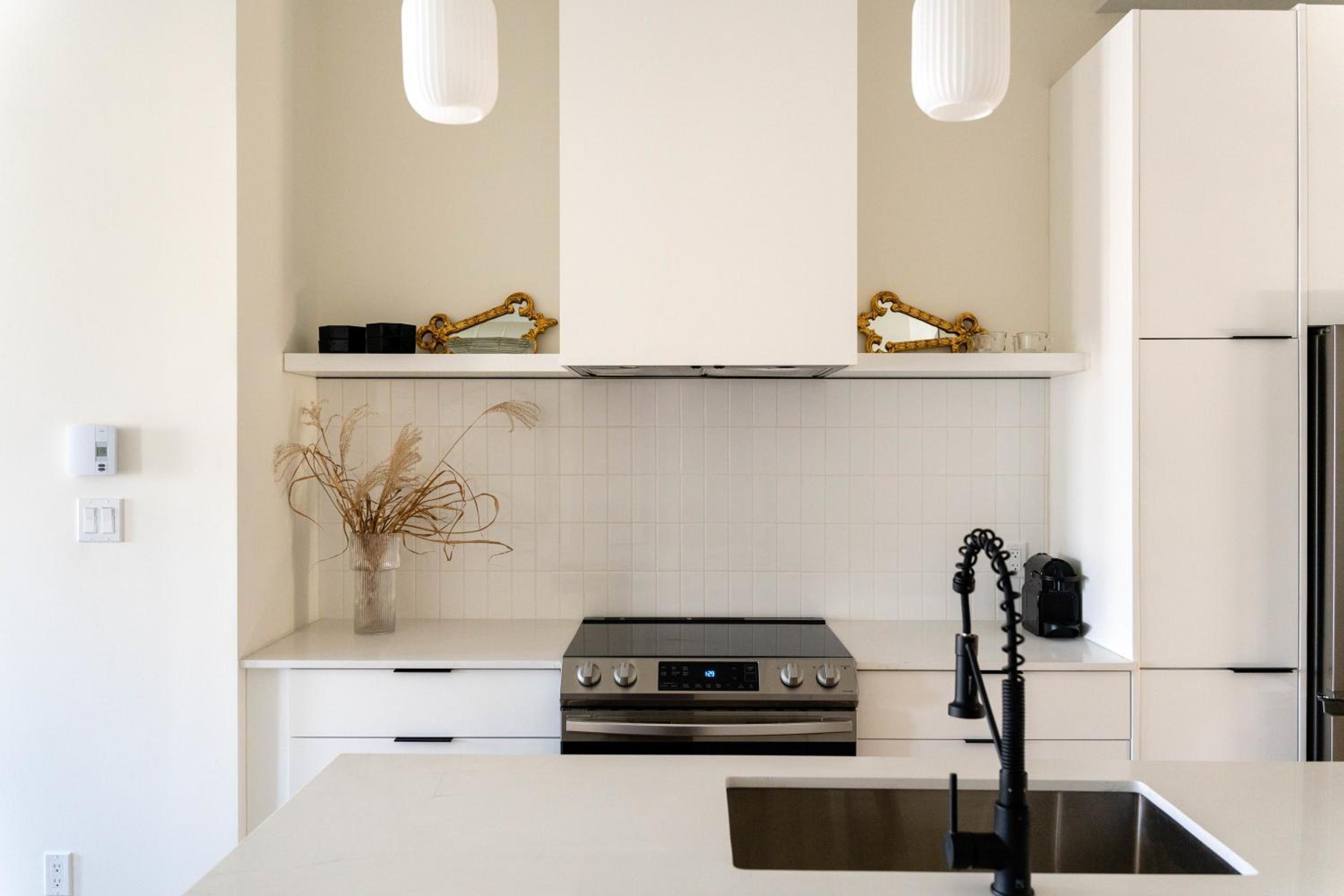 Maison Place Jacques-Cartier by Luxury In Transit