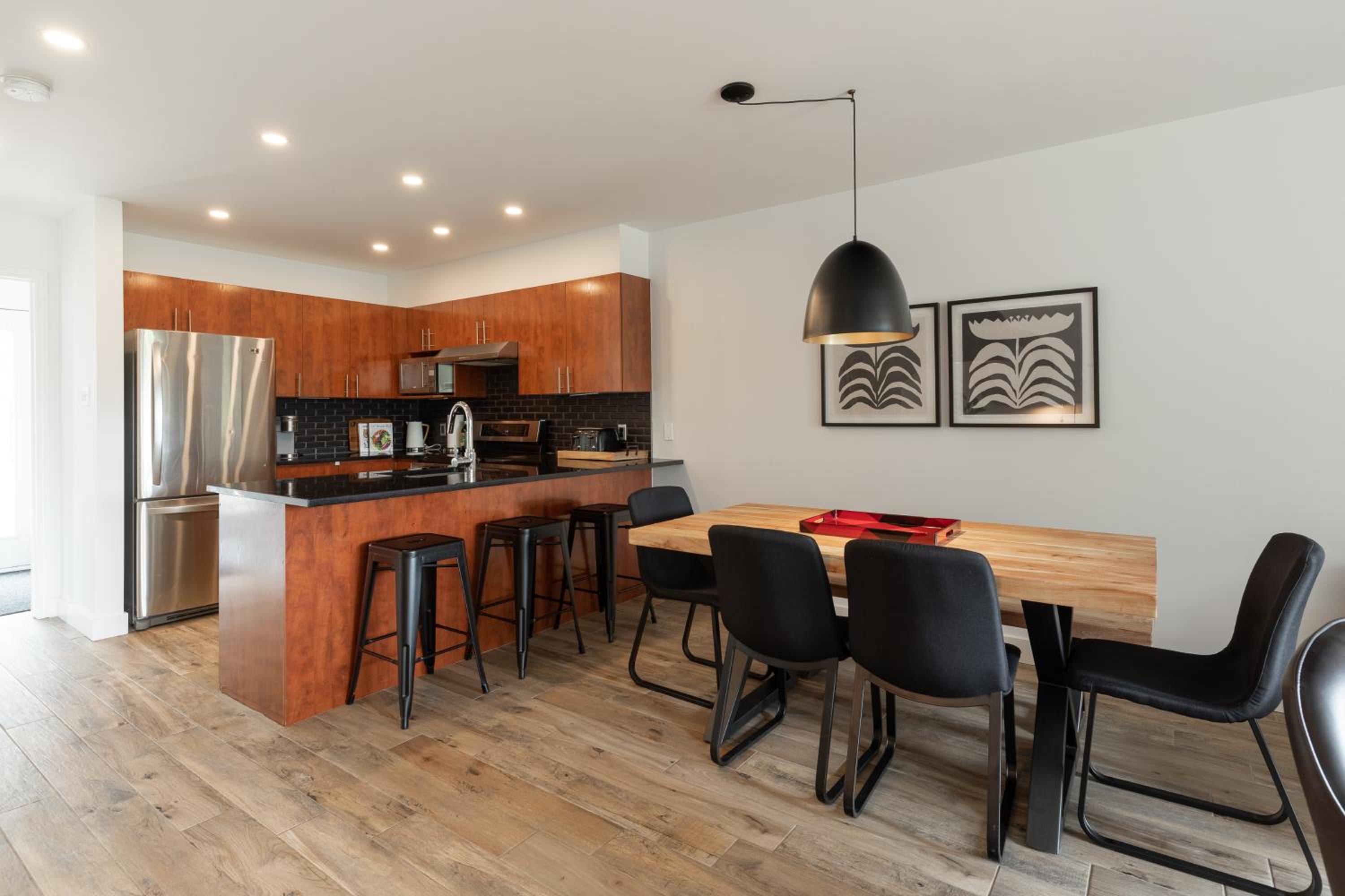 2-Level Home - Tremblant Mountain View - Fireplace