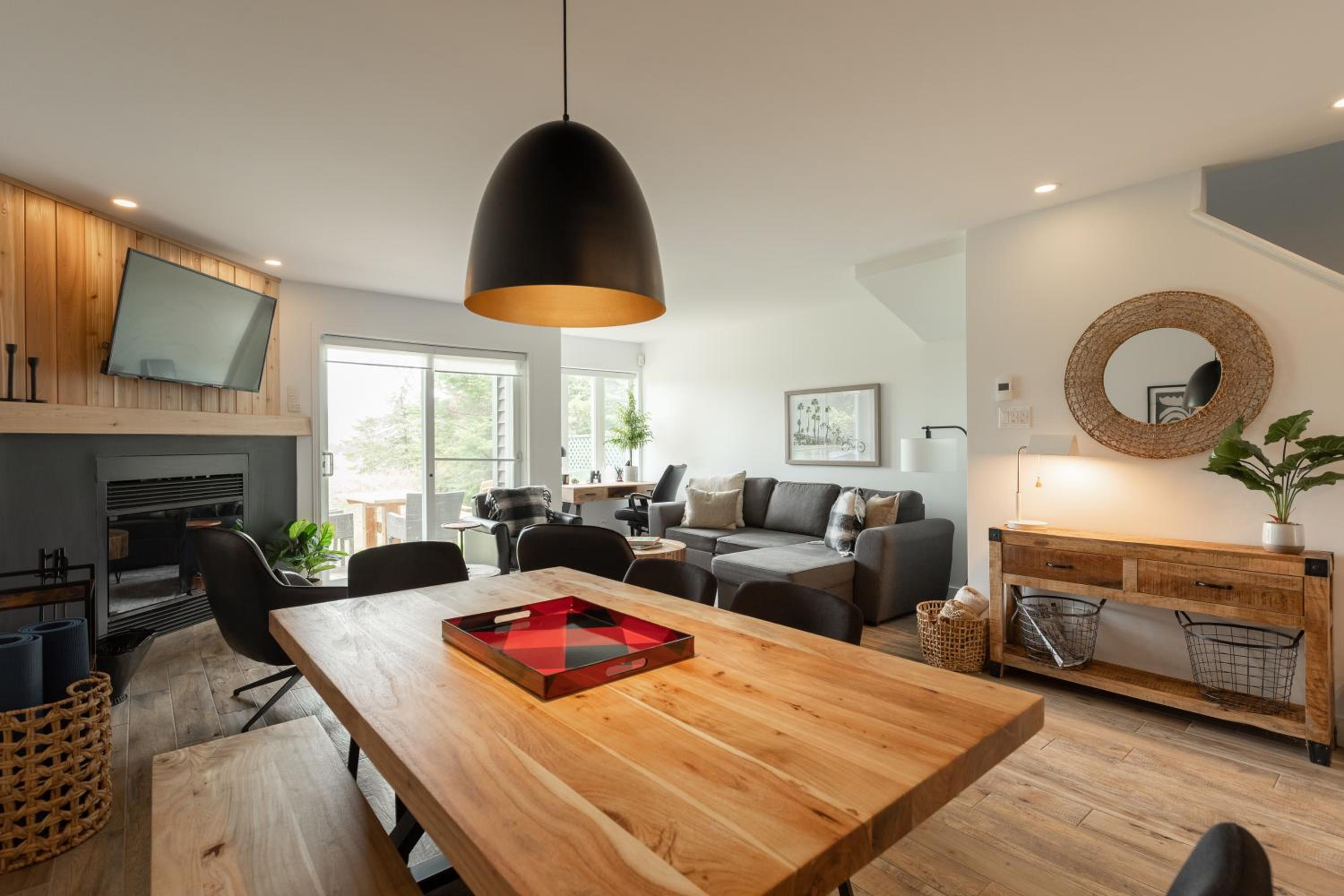 2-Level Home - Tremblant Mountain View - Fireplace